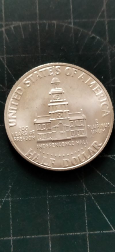 外国硬币初藏2024年第6场 - 美国半元银币，1976年建国200周年纪念银币未用。