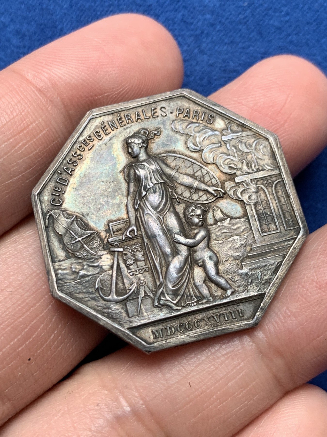 《竞宝斋》第250场-周日，周一 ，周二3场连拍 (全场包邮) 法国八角银质代币，巴黎综合保险公司，19.50g，34.3mm，边铭：丰饶角1AR银标