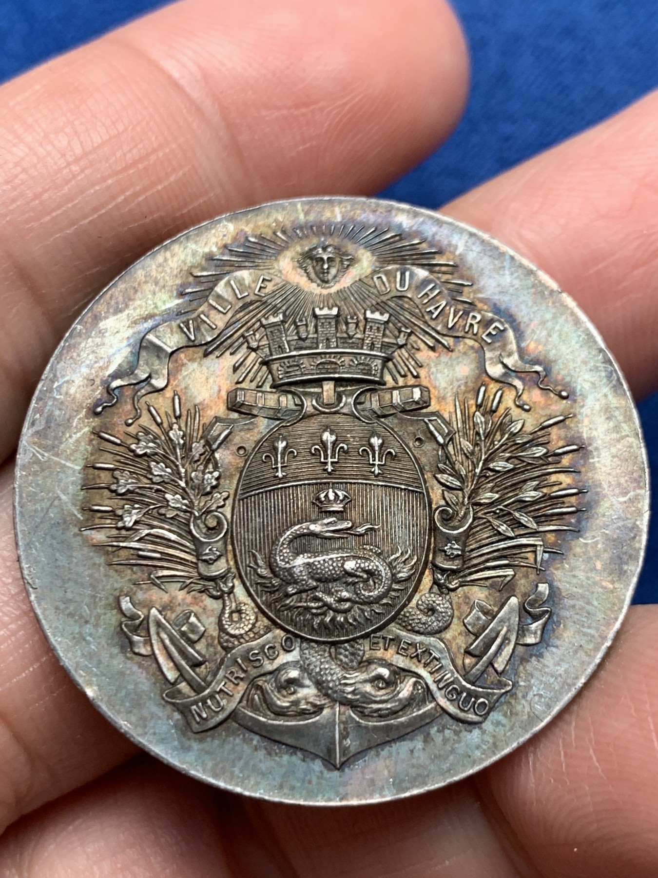 《竞宝斋》第250场-周日，周一 ，周二3场连拍 (全场包邮) 法国1898年勒阿弗尔市音乐剧比赛银章，16.28g，36.5mm，边铭：菱形+野猪头和0.950含银