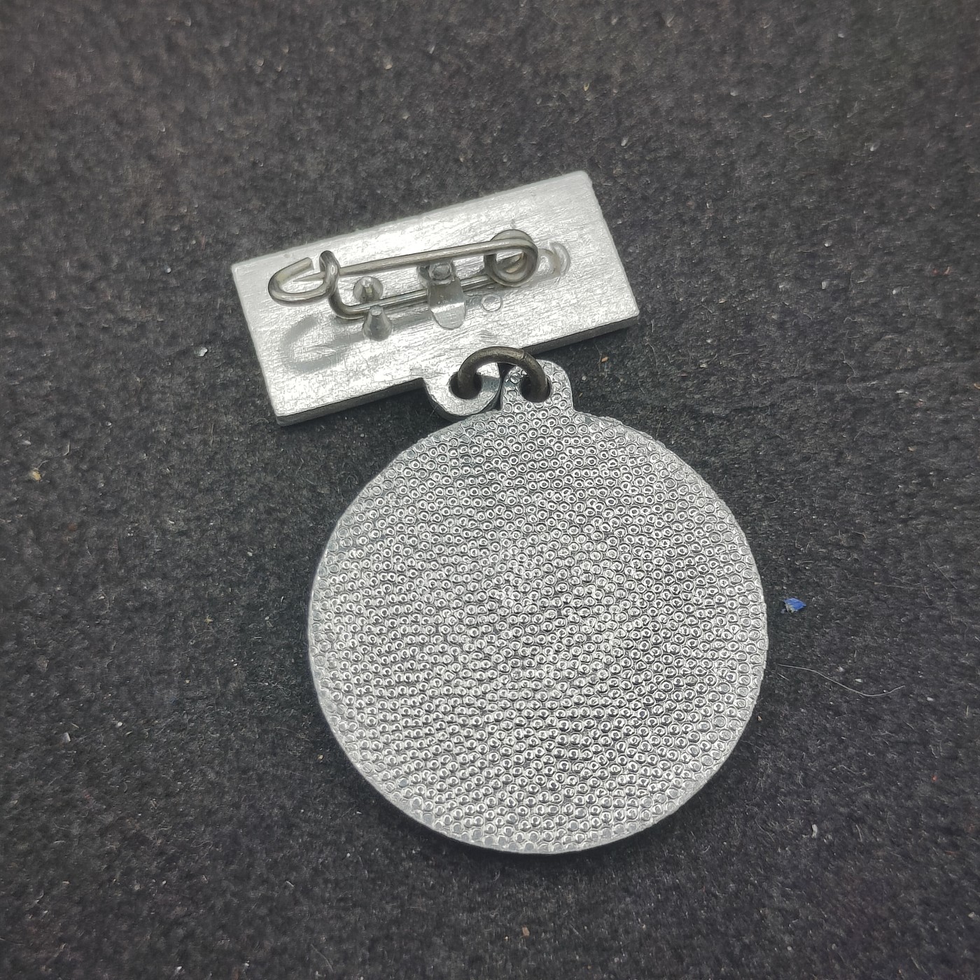 全场0元起拍 第140期 咸鱼国勋章拍卖专场 3月20日（周三）下午6：00开始 东德纪念章