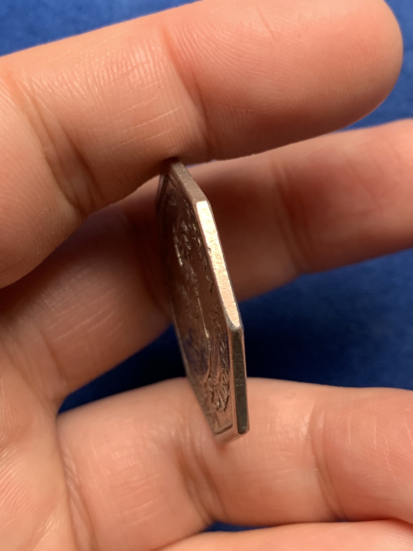 《竞宝斋》第250场-周日，周一 ，周二3场连拍 (全场包邮) 法国1783年奥尔良市政厅八角银质代币，14.01g，32.5mm，早期无边铭