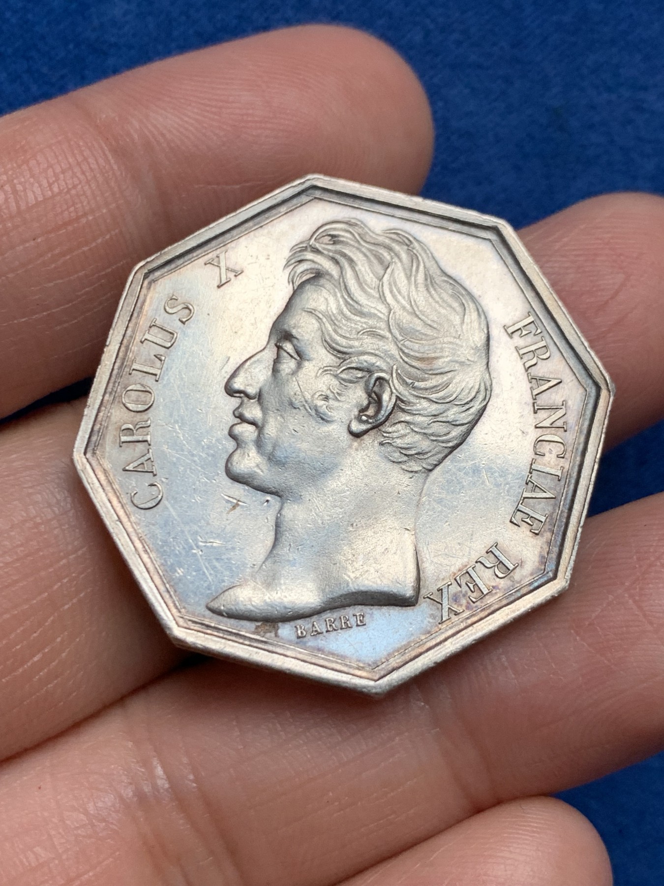 《竞宝斋》第250场-周日，周一 ，周二3场连拍 (全场包邮) 法国八角银章，波尔多商会，边有轻磕，19.83g，33.2mm，早期光边原铸