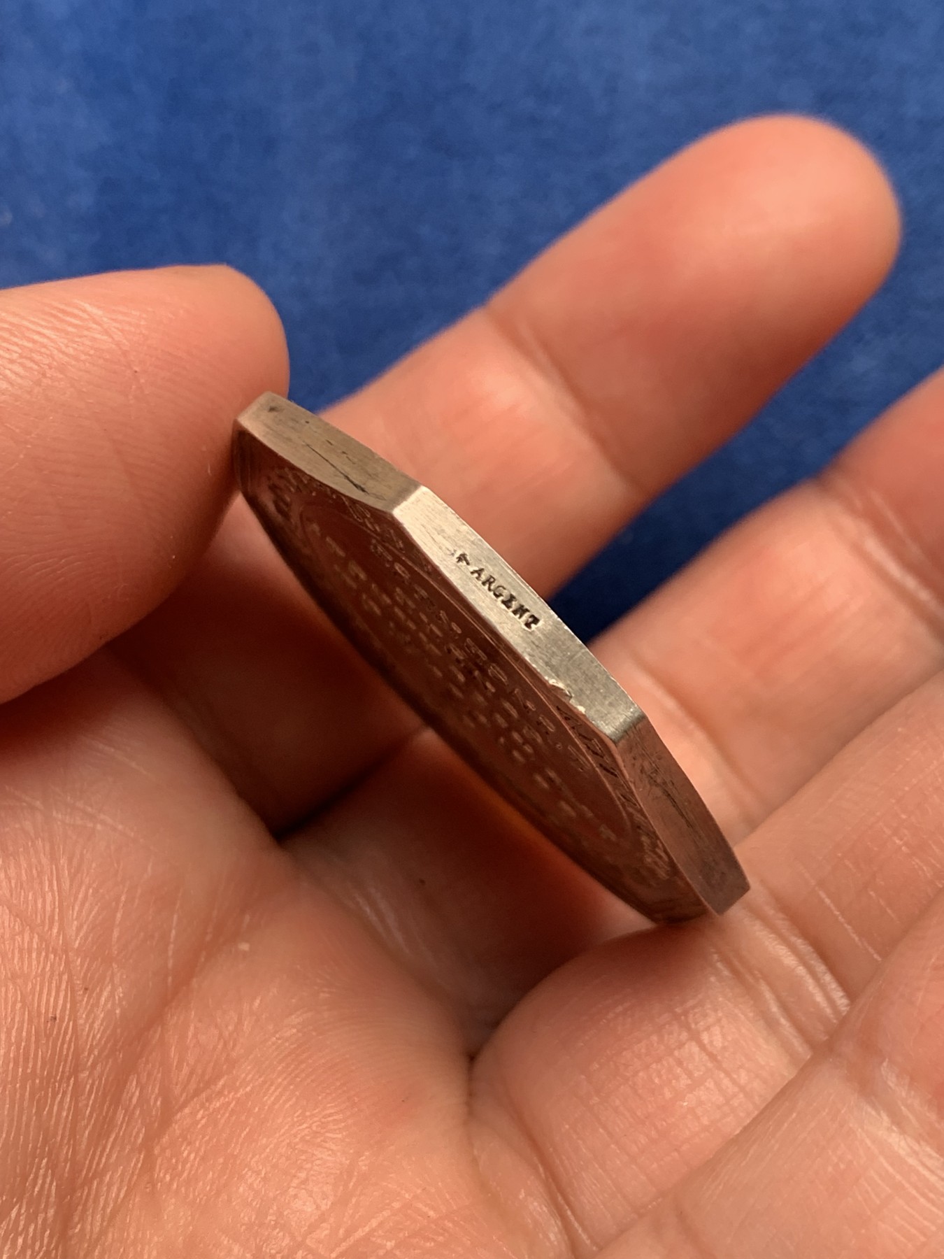 《竞宝斋》第250场-周日，周一 ，周二3场连拍 (全场包邮) 法国火灾保险公司JETON银质八角，20.62g，36.6mm，蜜蜂边铭