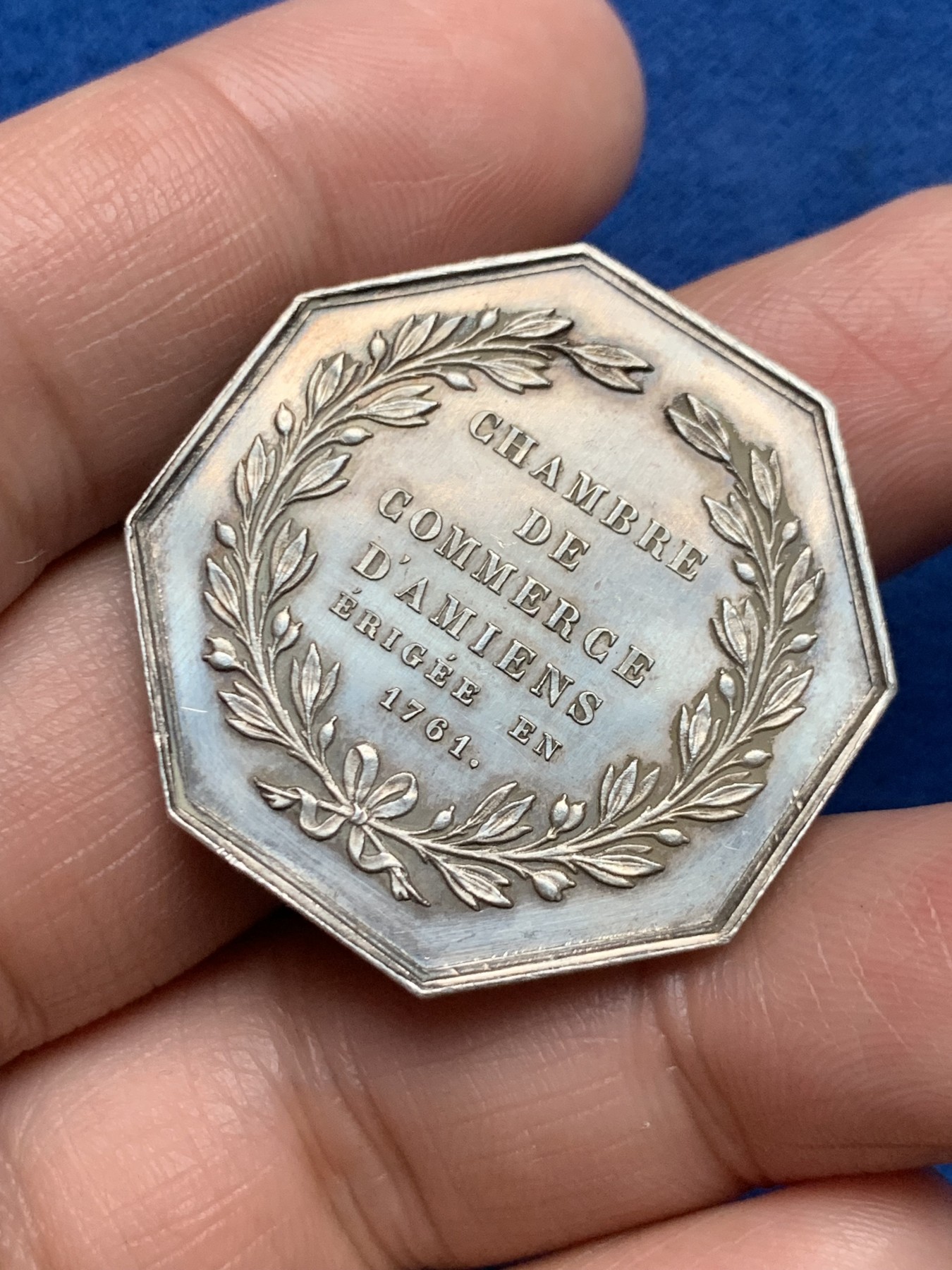 《竞宝斋》第250场-周日，周一 ，周二3场连拍 (全场包邮) 法国八角银章，亚眠商会，国务大臣让-巴蒂斯特·科尔伯特，17.93g，33.6mm，蜜蜂边铭