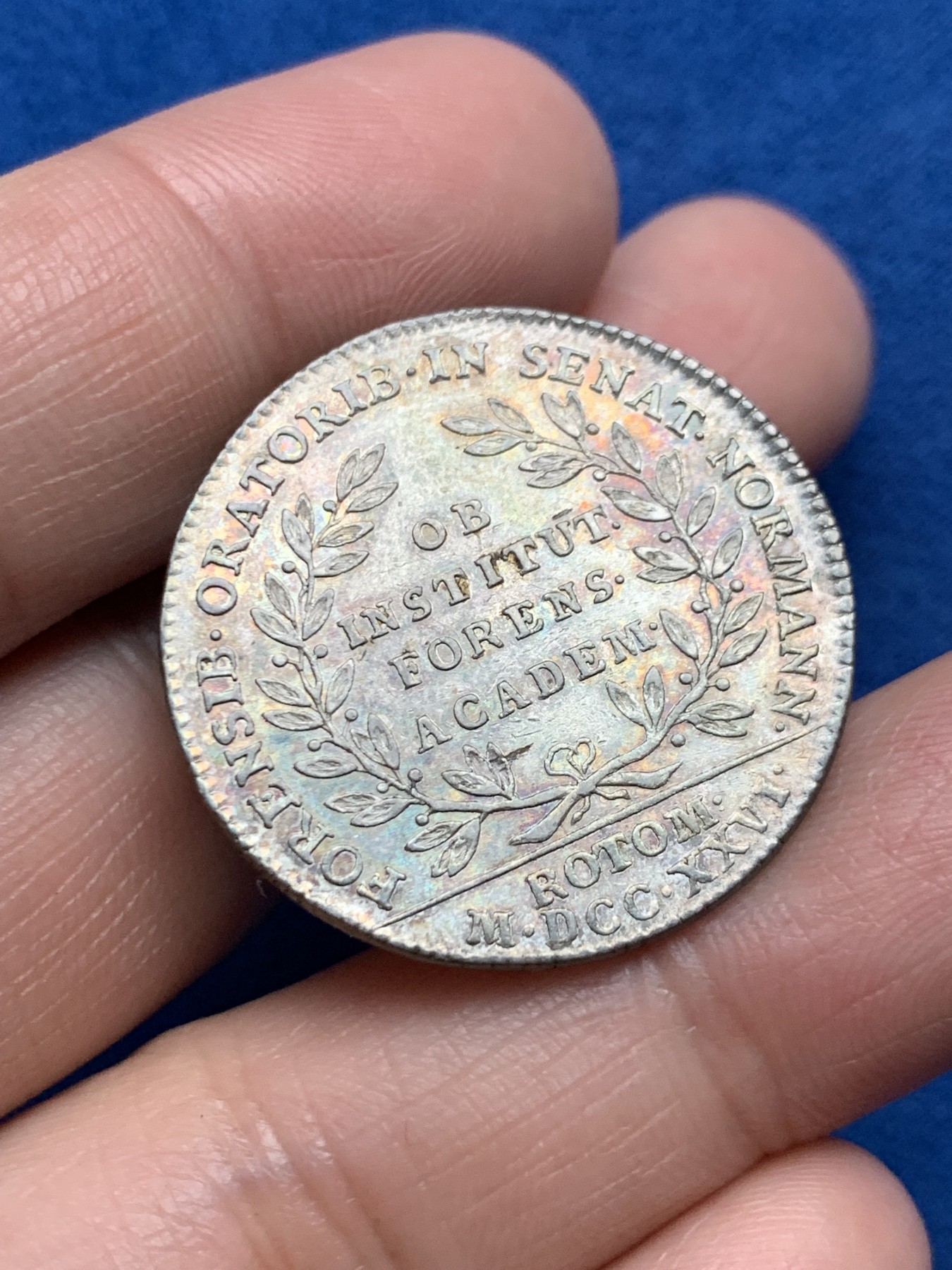 《竞宝斋》第250场-周日，周一 ，周二3场连拍 (全场包邮) 法国路易十五银质代币，1726年诺曼底学院，重9.13克，直径30.7毫米