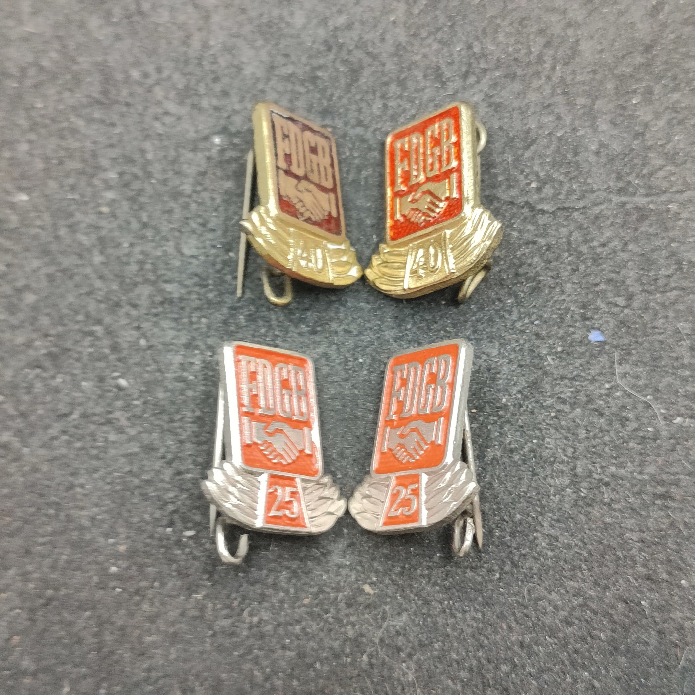 全场0元起拍 第140期 咸鱼国勋章拍卖专场 3月20日（周三）下午6：00开始 东德FDGB 纪念章4个