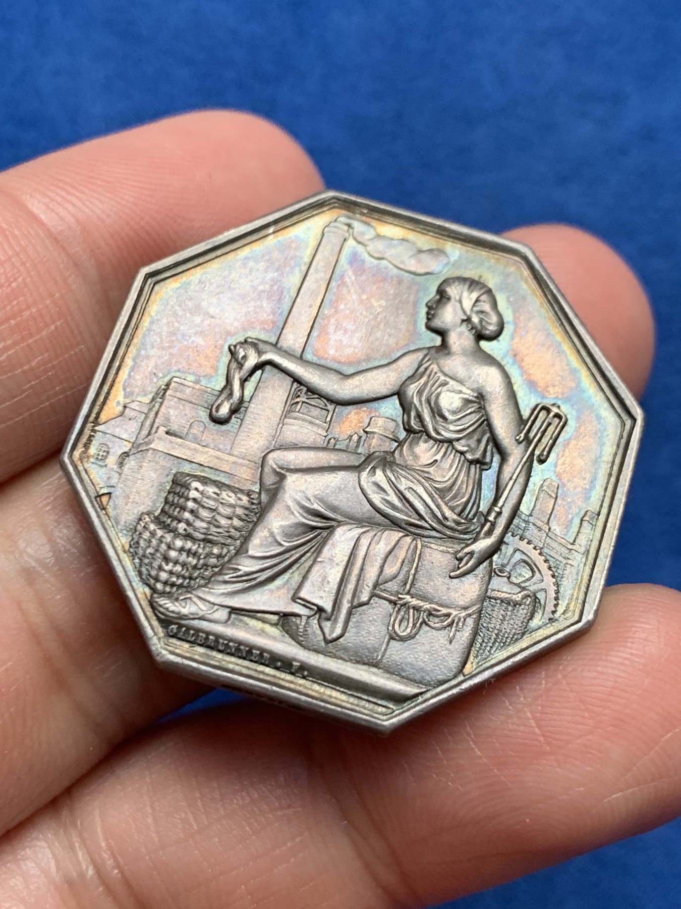 《竞宝斋》第250场-周日，周一 ，周二3场连拍 (全场包邮) 法国1851年八角银质代币，亚眠城镇亚麻纺纱，19.19g，34.3mm，手指边铭