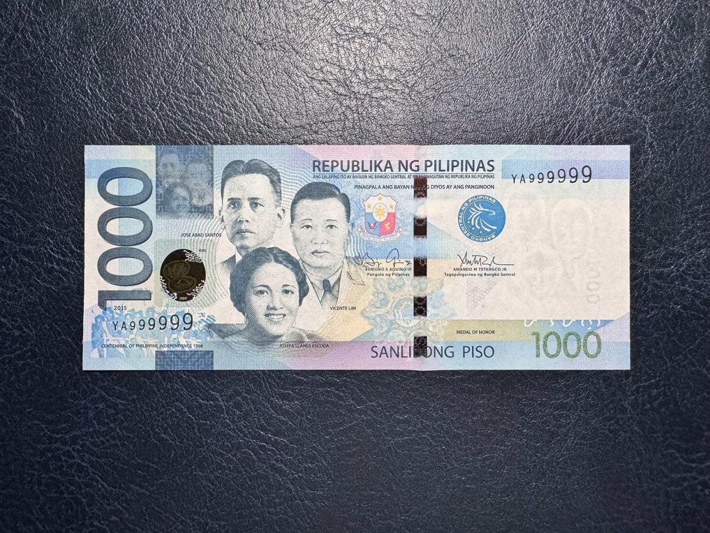 收藏联盟Quantum Auction 第331期拍卖  菲律宾2015年1000比索全同号 品相UNC 角有瑕疵 细节如图