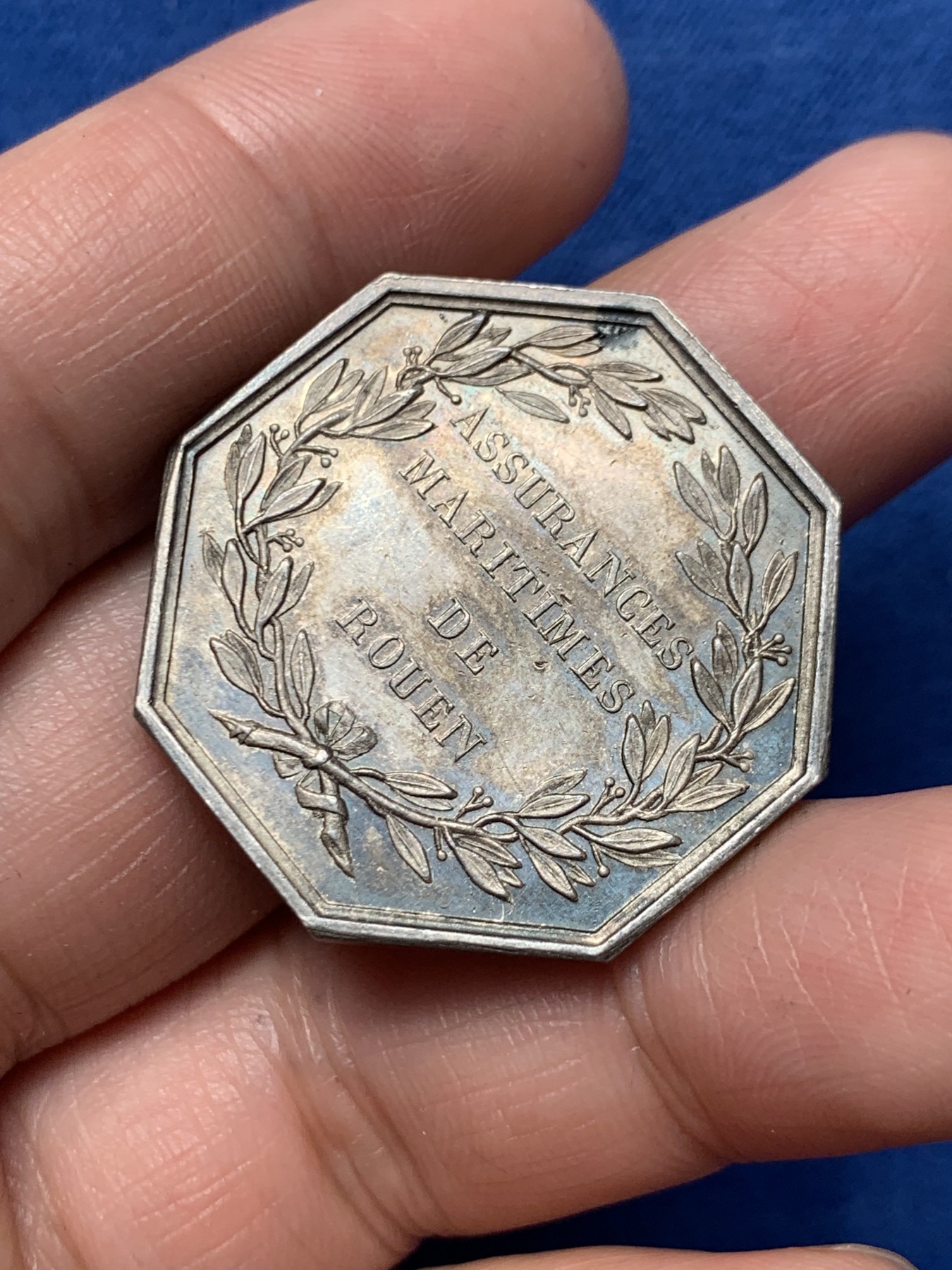 《竞宝斋》第250场-周日，周一 ，周二3场连拍 (全场包邮) 法国鲁昂海上保险公司八角银章，16.02g，32.3mm，早期无边铭