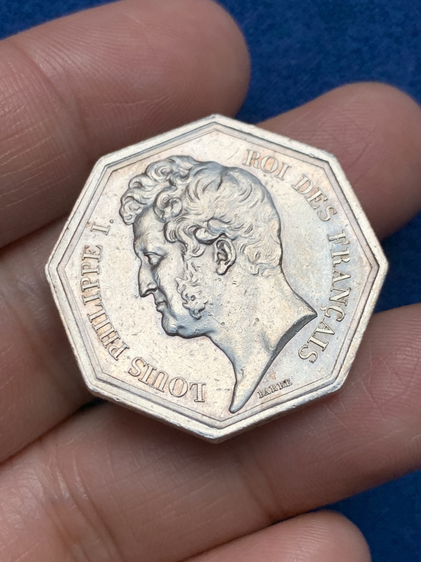 《竞宝斋》第250场-周日，周一 ，周二3场连拍 (全场包邮) 法国路易·菲利普时期巴约讷商会八角银质代币，13.08g，30.7mm，1832-1841年神灯边铭