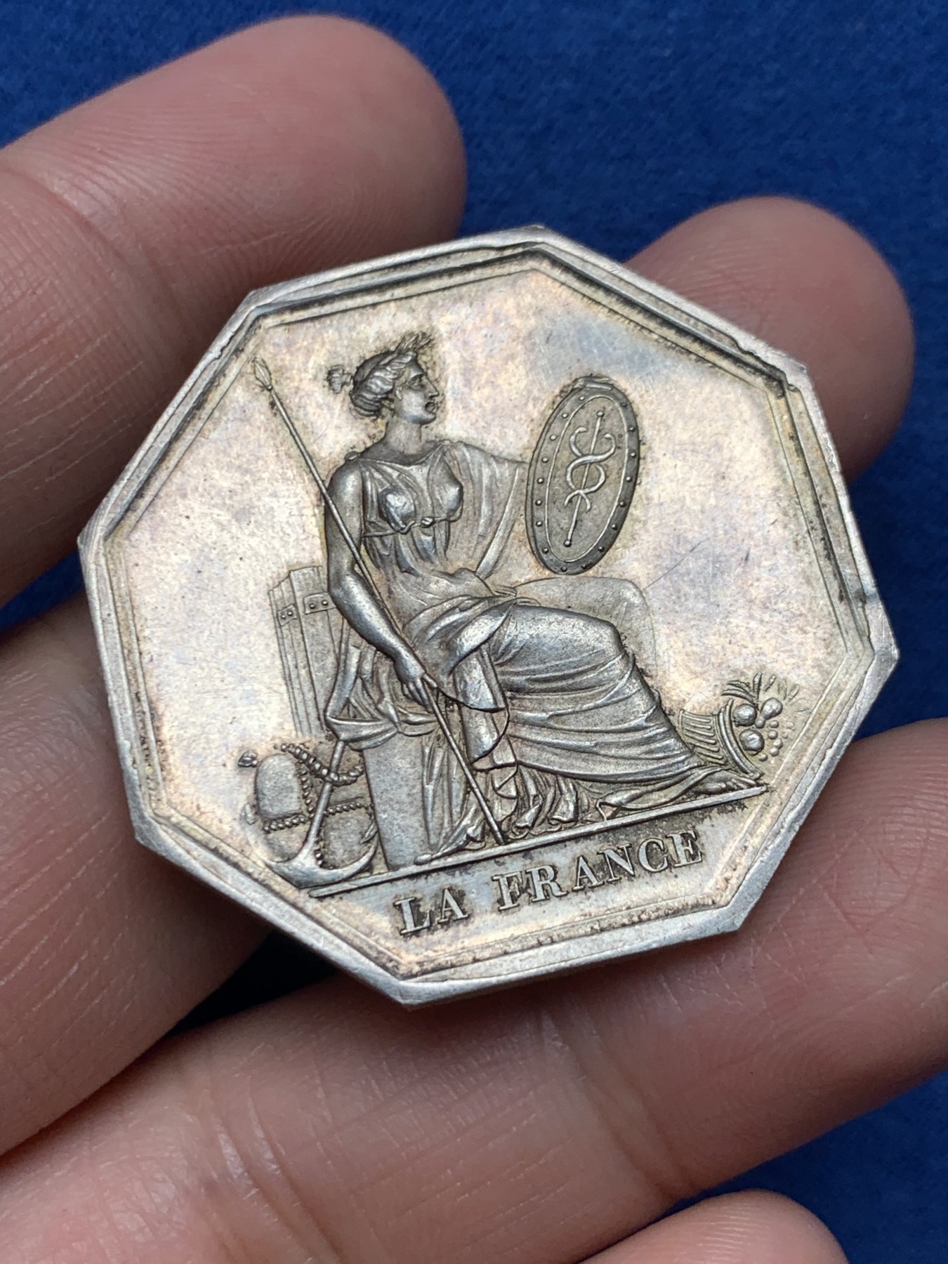 《竞宝斋》第250场-周日，周一 ，周二3场连拍 (全场包邮) 法国巴黎火灾保险公司银质八角代币，18.93g，36.6mm，蜜蜂边铭，边道犀利