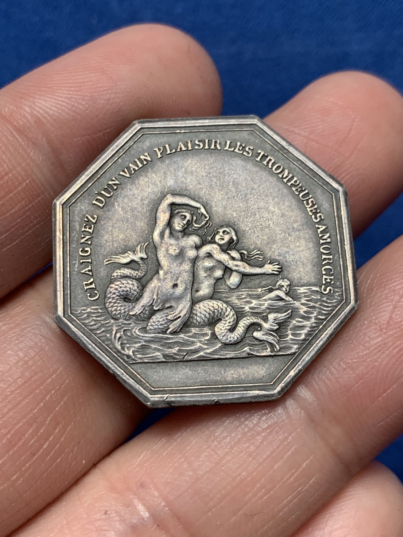 《竞宝斋》第250场-周日，周一 ，周二3场连拍 (全场包邮) 法国巴黎造币厂咨询委员会镀银铜八角jeton，美人鱼和硬币打制机，14.74g，30.5mm，丰饶角+铜标