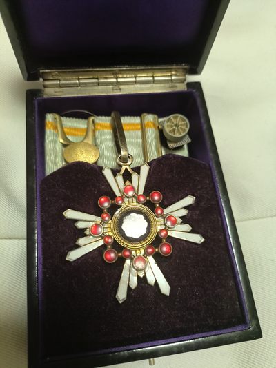 烤馒头第三次小拍卖（我忘记设自动拍卖了，延期😭） - 昭和后期 勋三等瑞宝章（代拍）