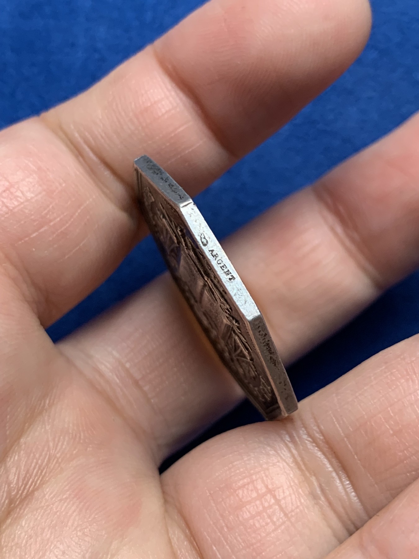 《竞宝斋》第250场-周日，周一 ，周二3场连拍 (全场包邮) 法国维也纳公证处八角银章，14.03g，33.2mm，丰饶角边铭