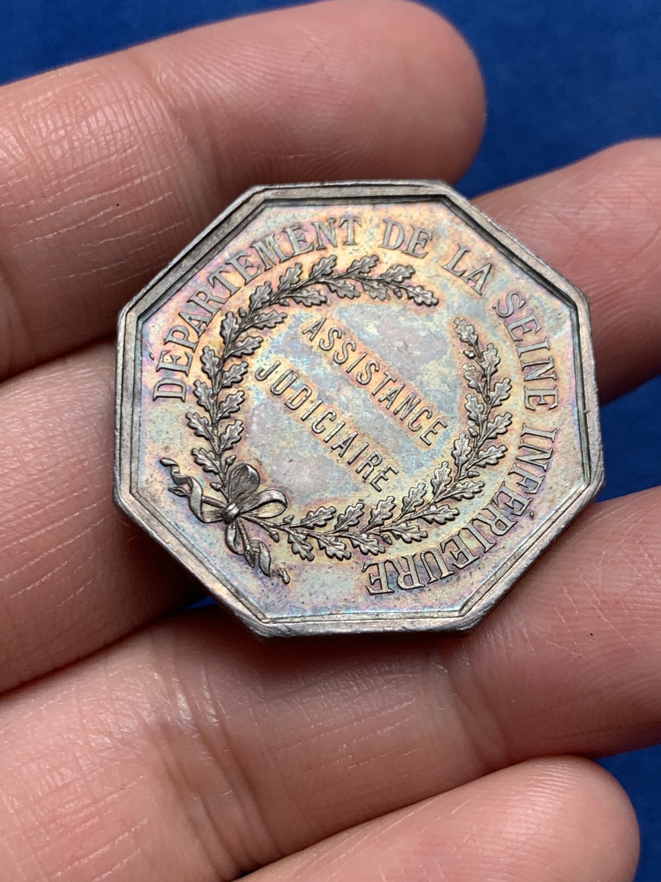 《竞宝斋》第250场-周日，周一 ，周二3场连拍 (全场包邮) 法国JETON银质八角，下塞纳省法律援助，15.98g，31.5mm，蜜蜂边铭