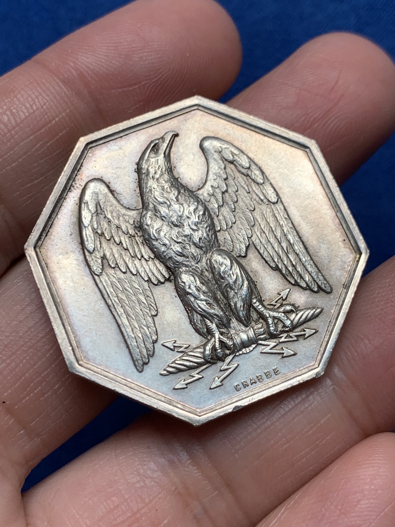 《竞宝斋》第250场-周日，周一 ，周二3场连拍 (全场包邮) 法国雄鹰保险公司八角代用银币，丰饶角边铭，对边直径36.3mm，重量21.58g