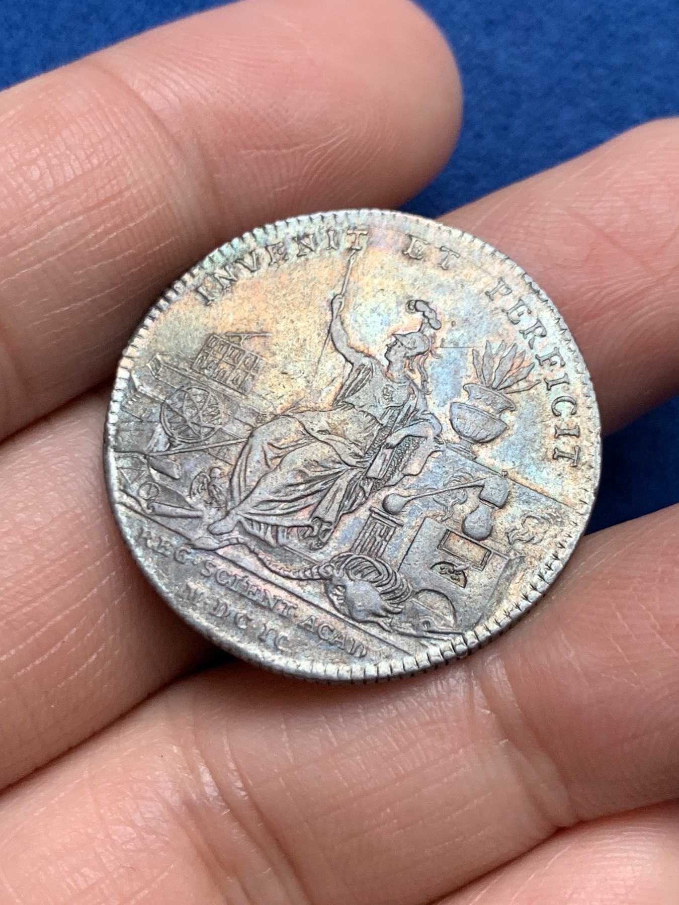 《竞宝斋》第250场-周日，周一 ，周二3场连拍 (全场包邮) 法国1690年路易十四银质jeton，皇家科学院，8.84g，30mm