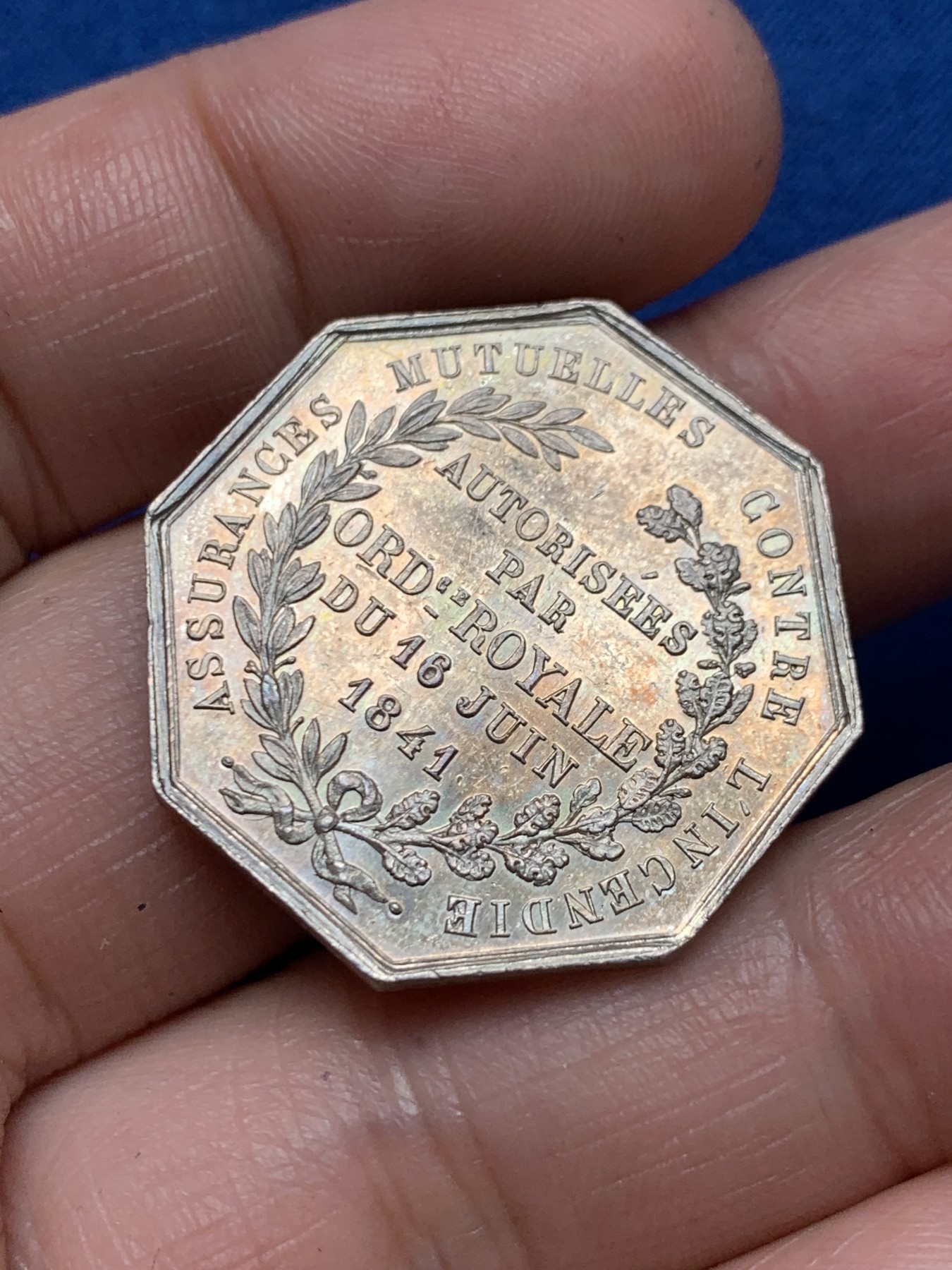 《竞宝斋》第250场-周日，周一 ，周二3场连拍 (全场包邮) 法国利摩日火灾互助保险公司八角银代币，13.45g，29.7mm，蜜蜂边铭