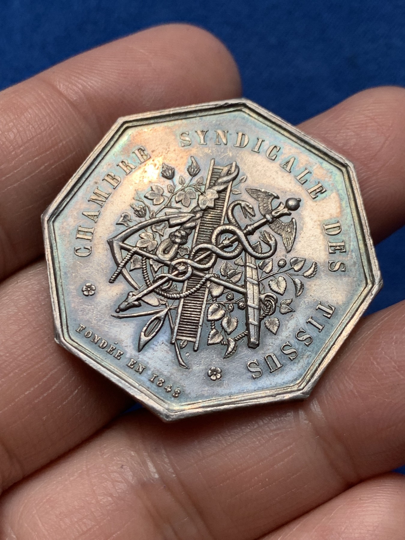 《竞宝斋》第250场-周日，周一 ，周二3场连拍 (全场包邮) 法国八角银章，塞纳河工会，18.16g，35.6mm，蜜蜂边铭