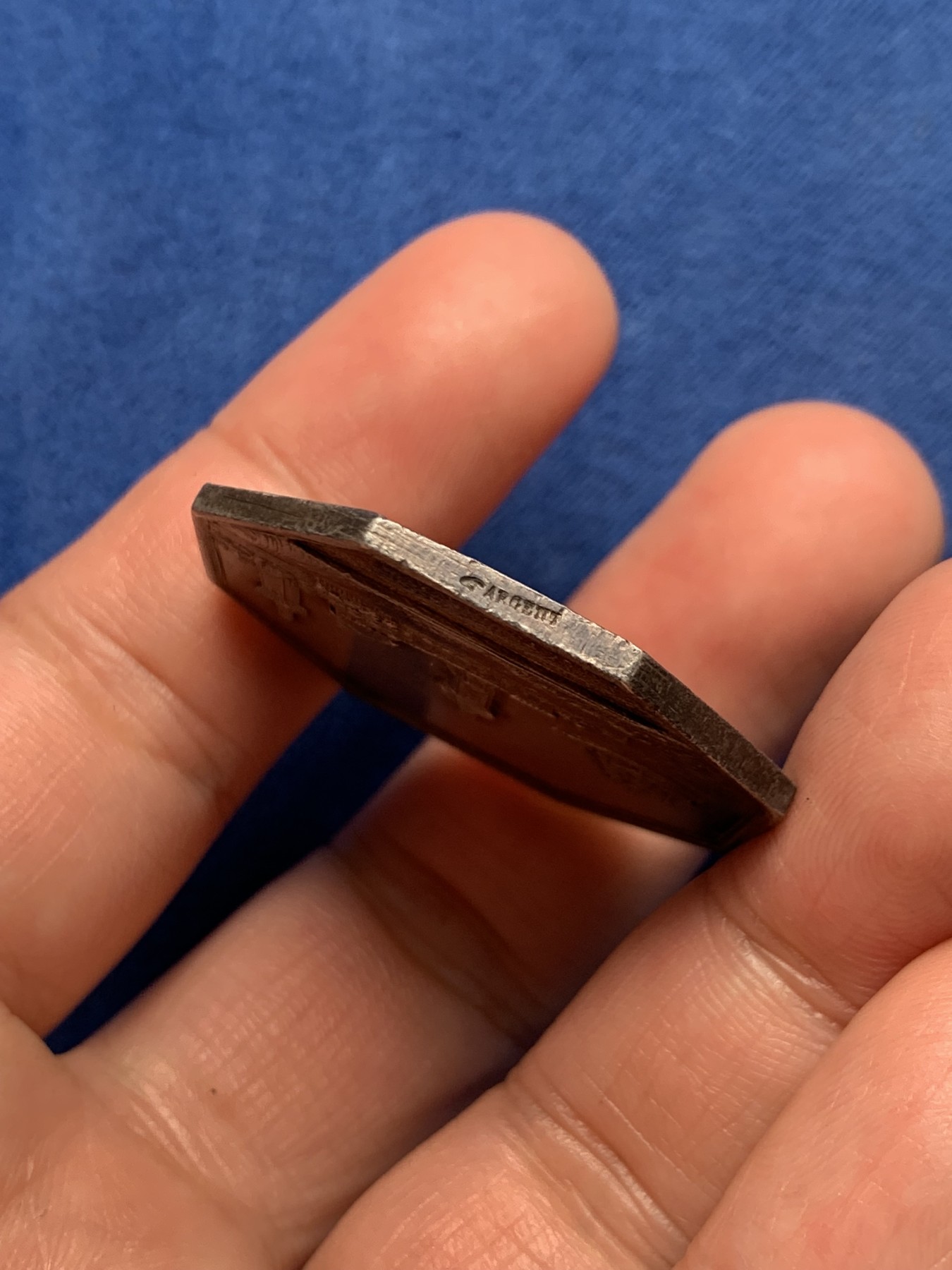 《竞宝斋》第250场-周日，周一 ，周二3场连拍 (全场包邮) 法国勒阿弗尔海上保险公司八角银章，18.93g，36mm，手指边铭