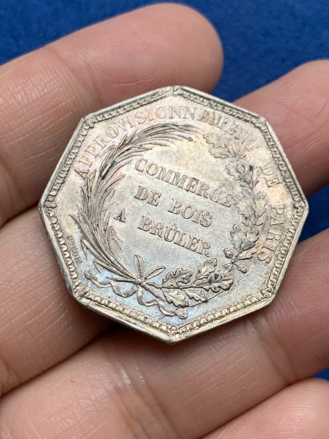 《竞宝斋》第250场-周日，周一 ，周二3场连拍 (全场包邮) 法国伐木协会八角银质代币，15.41g，33.2mm，蜜蜂边铭，角有锉边