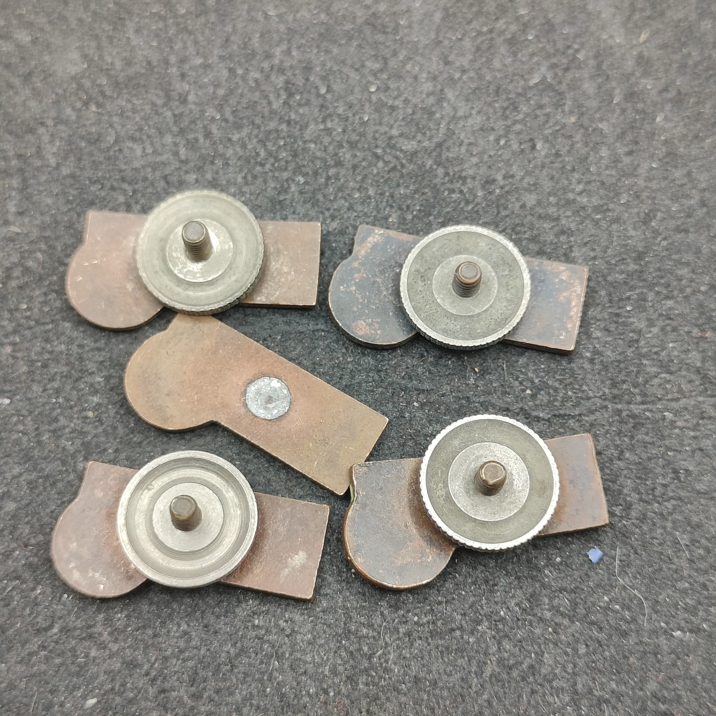 全场0元起拍 第140期 咸鱼国勋章拍卖专场 3月20日（周三）下午6：00开始 日本珐琅章五个