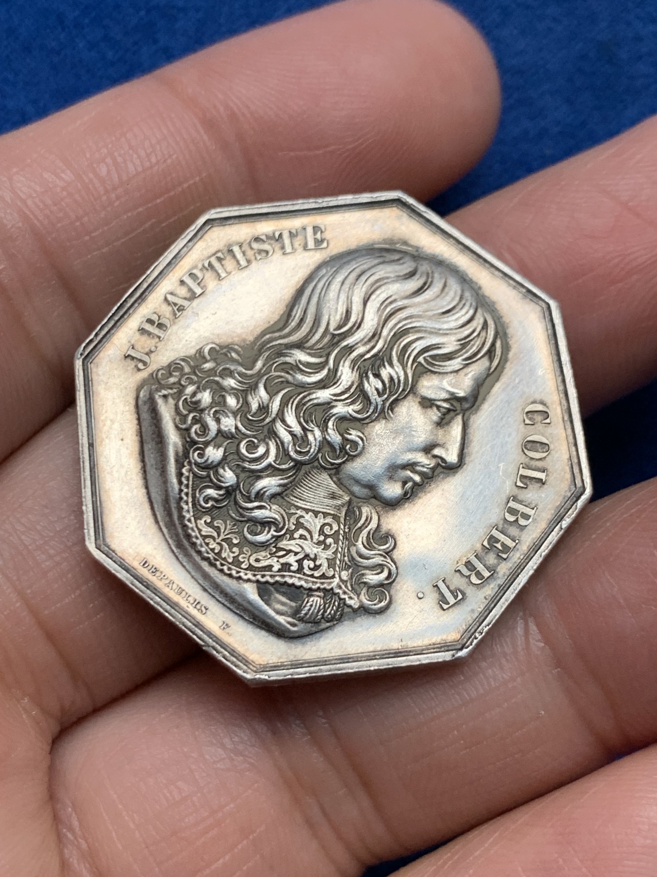 《竞宝斋》第250场-周日，周一 ，周二3场连拍 (全场包邮) 法国八角银章，亚眠商会，国务大臣让-巴蒂斯特·科尔伯特，17.93g，33.6mm，蜜蜂边铭