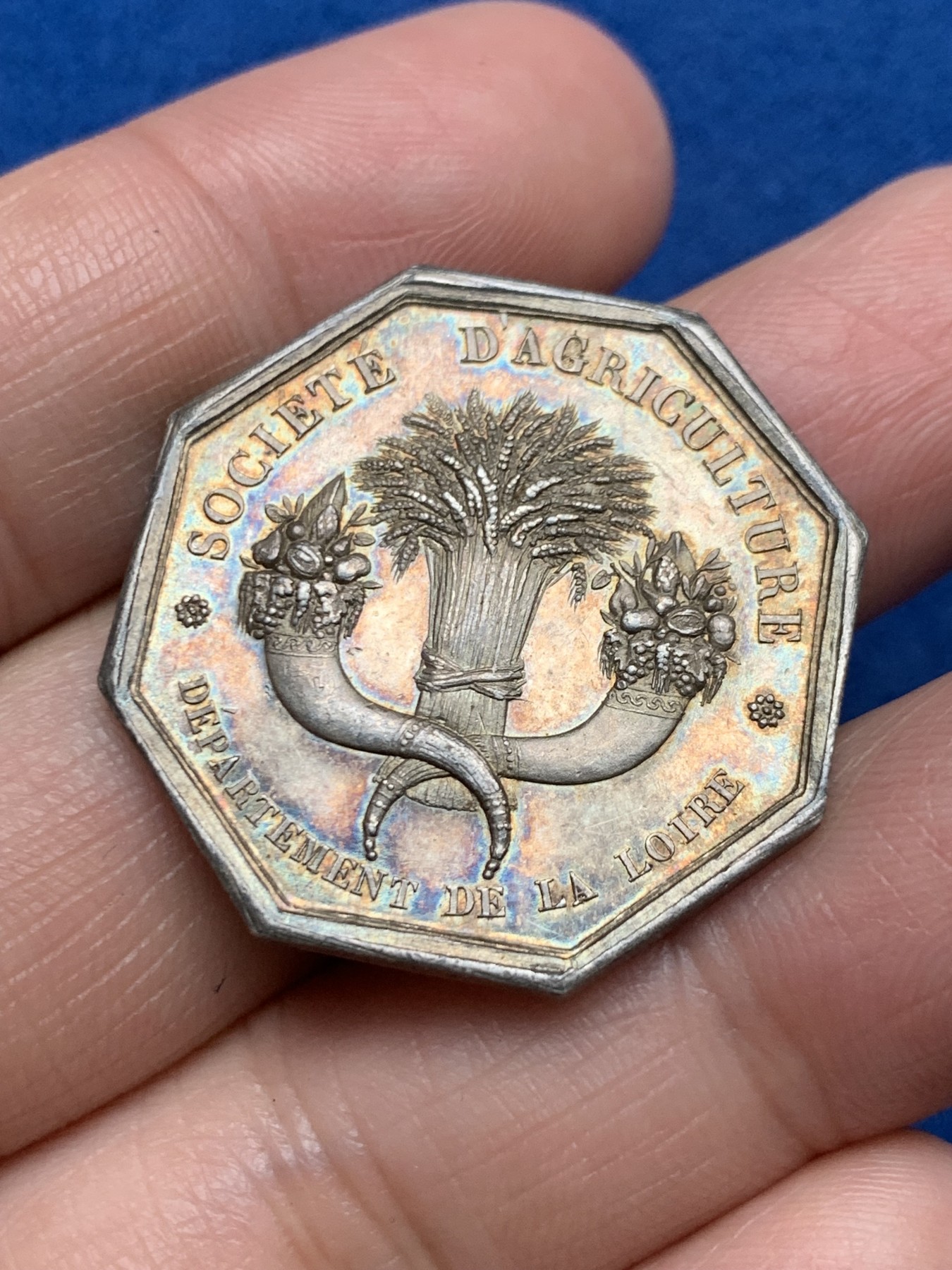《竞宝斋》第250场-周日，周一 ，周二3场连拍 (全场包邮) 法国八角银章，卢瓦尔农业、园艺、渔业、狩猎和皇家农业学会，12.02g，30.7mm，1842-1845年船首边铭，黄油底光