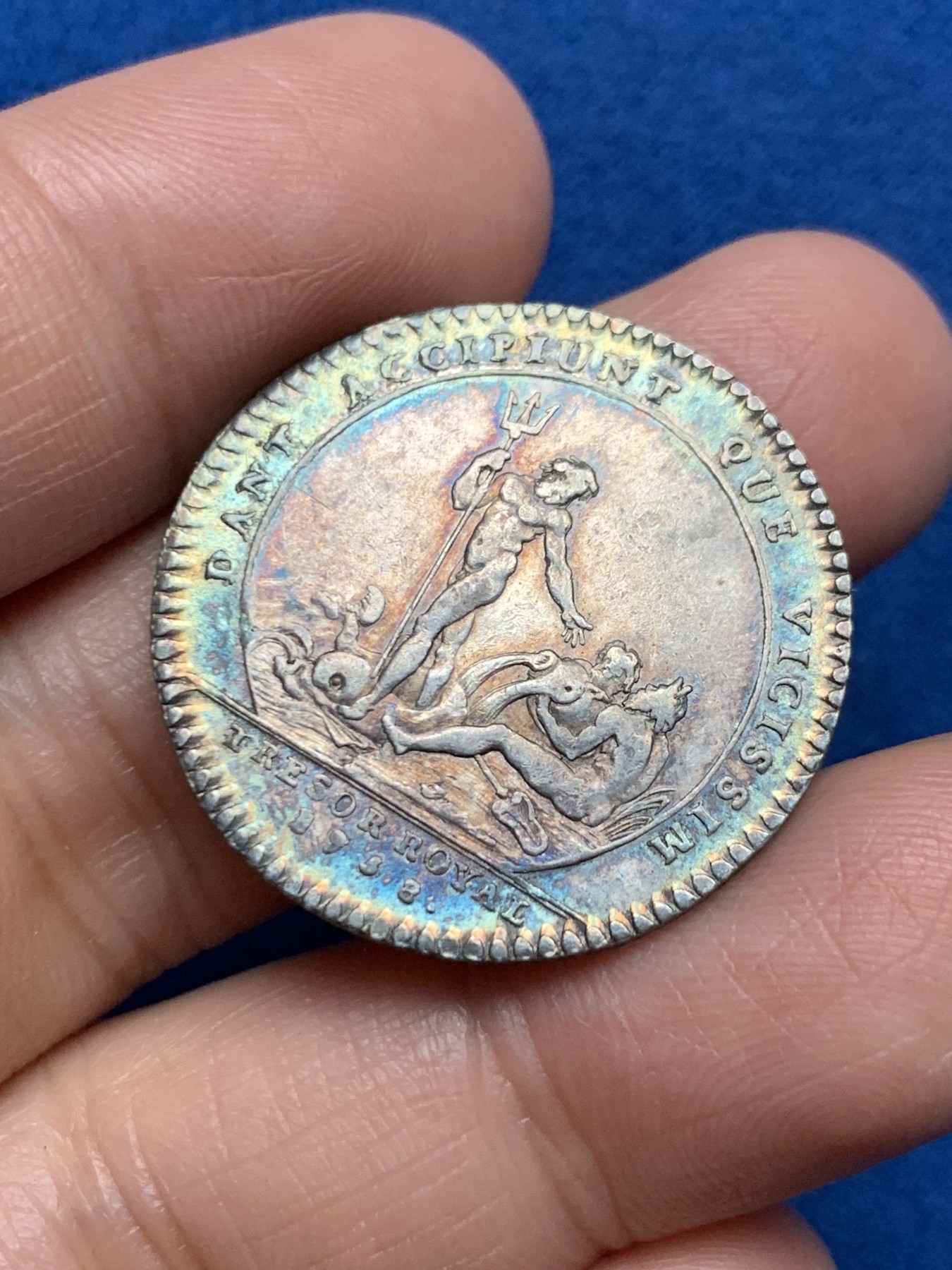 《竞宝斋》第250场-周日，周一 ，周二3场连拍 (全场包邮) 法国1758年路易十五银质jeton，皇家宝藏，海王波塞冬站在海豚身上，回望着两位河神，7.23g，28.8mm