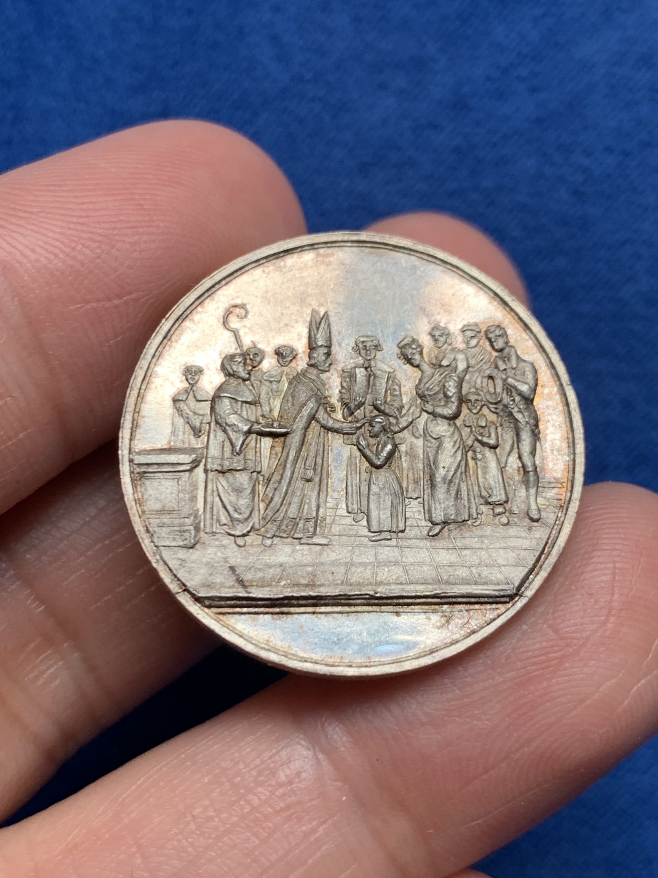 《竞宝斋》第250场-周日，周一 ，周二3场连拍 (全场包邮) 德国纪念神圣坚振银章，7.50g，27.6mm