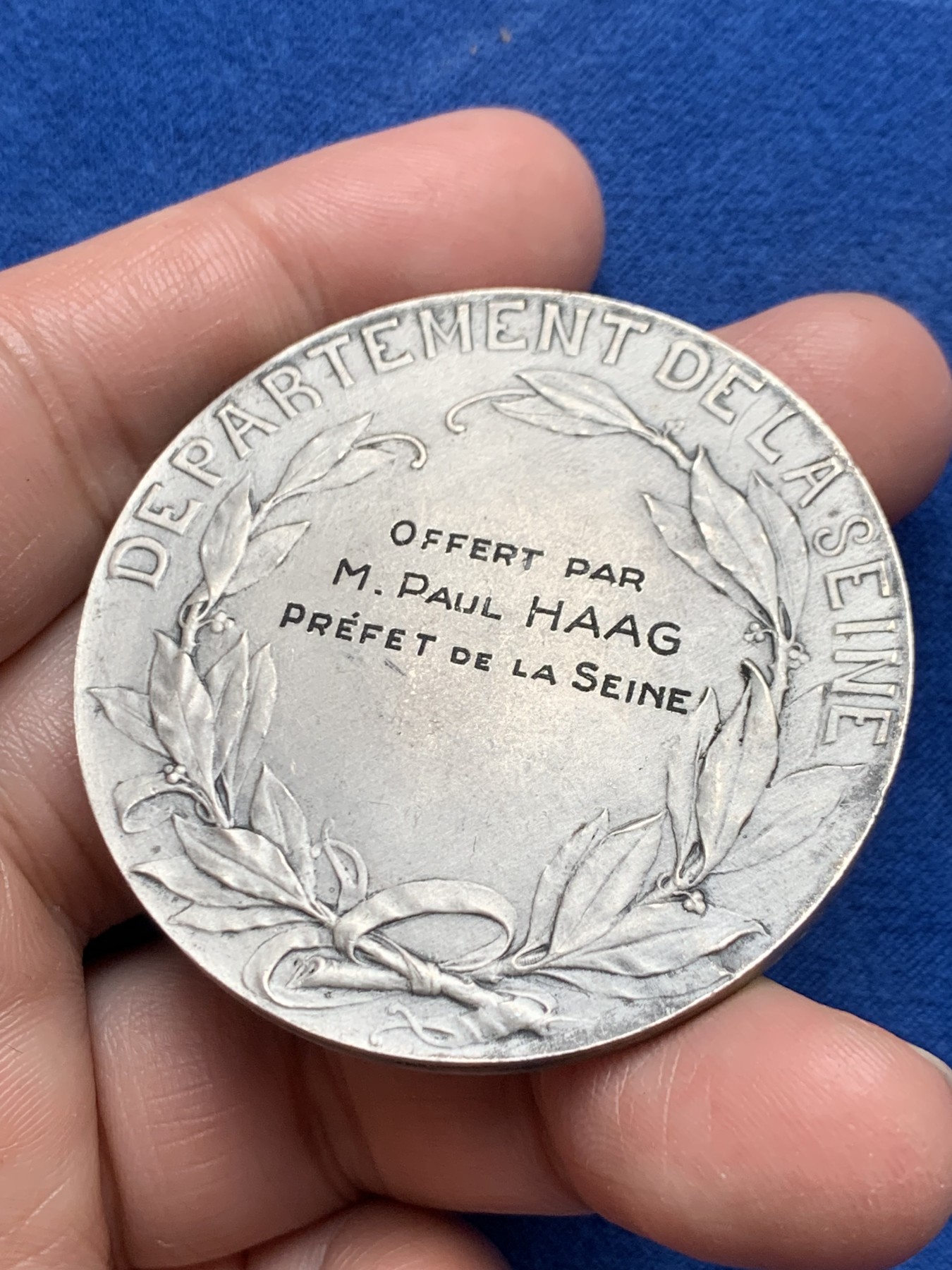 《竞宝斋》第250场-周日，周一 ，周二3场连拍 (全场包邮) 法国银章，巴黎市政厅，由塞纳河省长保罗·哈格提供，61.73g，50.2mm，丰饶角2银标
