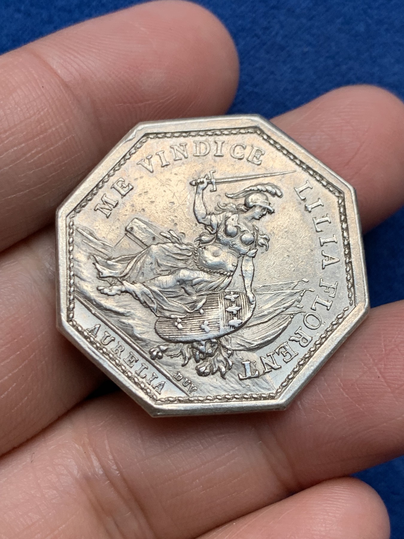 《竞宝斋》第250场-周日，周一 ，周二3场连拍 (全场包邮) 法国1783年奥尔良市政厅八角银质代币，14.01g，32.5mm，早期无边铭