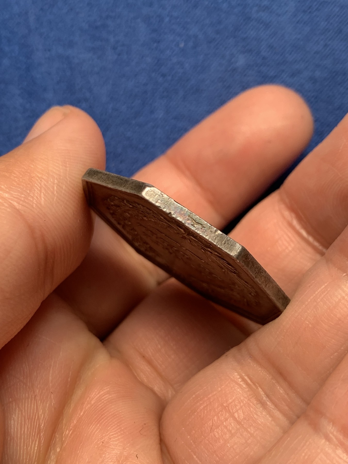 《竞宝斋》第250场-周日，周一 ，周二3场连拍 (全场包邮) 法国八角银章，里尔储蓄银行，18.41g，34.2mm，油灯边铭