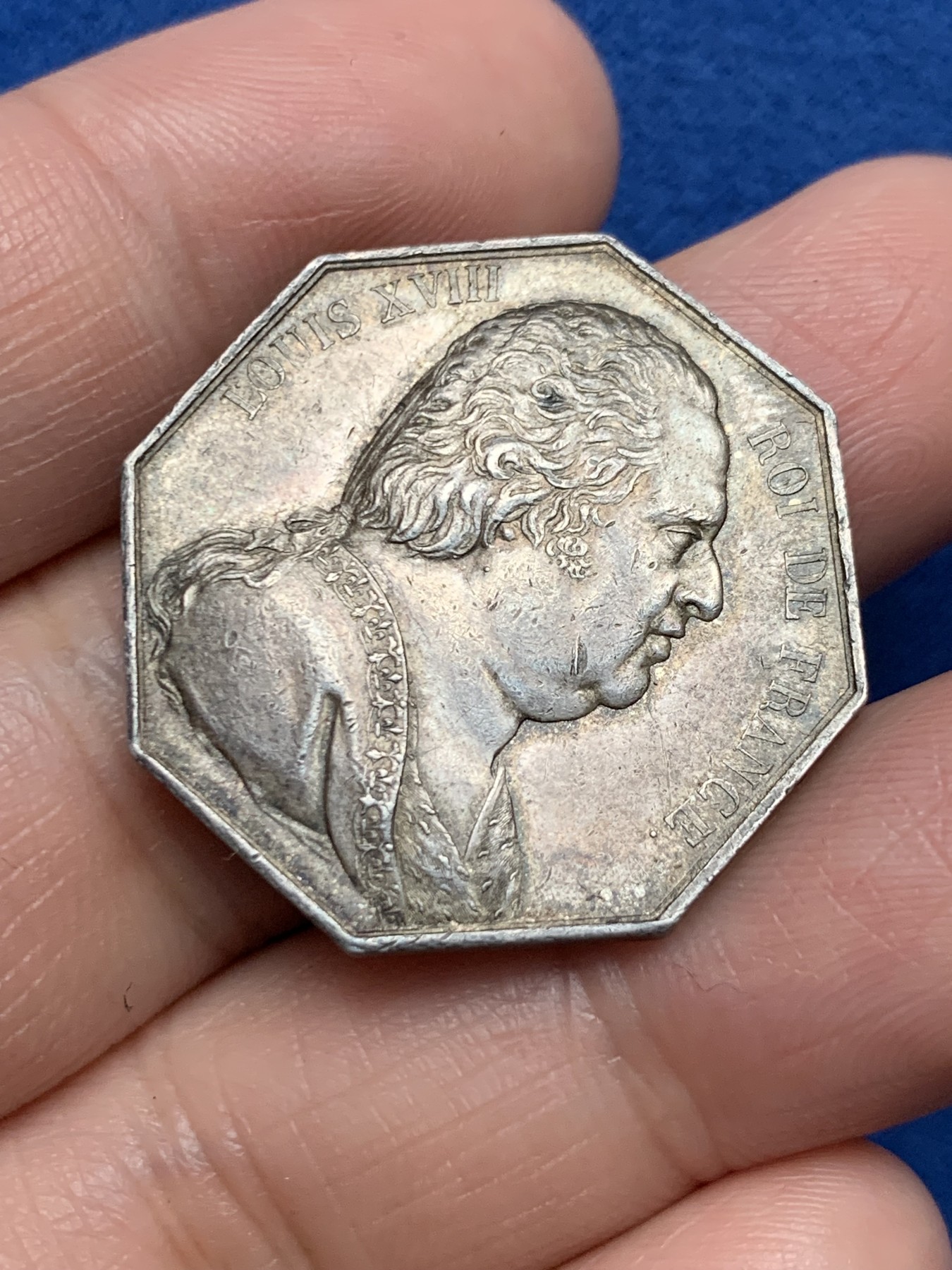 《竞宝斋》第250场-周日，周一 ，周二3场连拍 (全场包邮) 法国路易十八JETON银质八角，卡尔卡松商会，9.75g，29.3mm，1832年之前无边铭