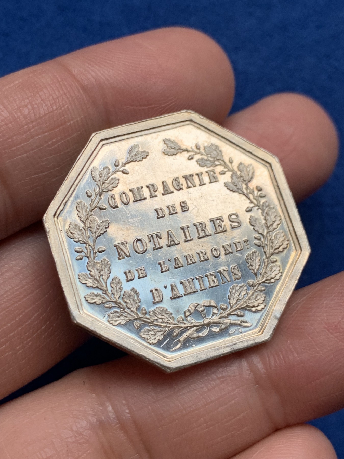 《竞宝斋》第250场-周日，周一 ，周二3场连拍 (全场包邮) 法国八角银质代币，亚眠公证人，15.15g，31.8mm，丰饶角边铭