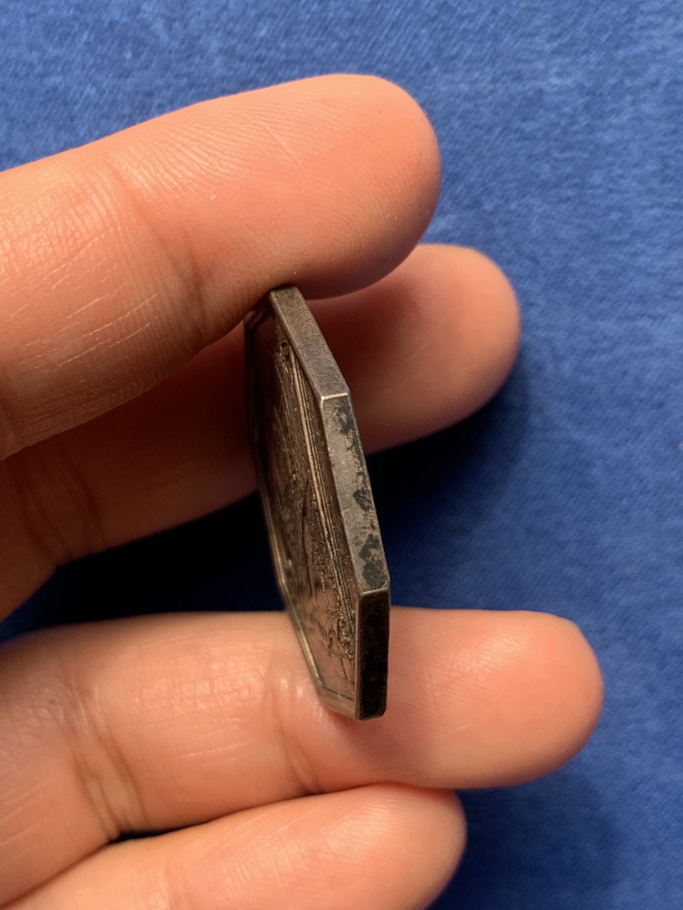 《竞宝斋》第250场-周日，周一 ，周二3场连拍 (全场包邮) 法国鲁昂海上保险公司八角银章，16.02g，32.3mm，早期无边铭