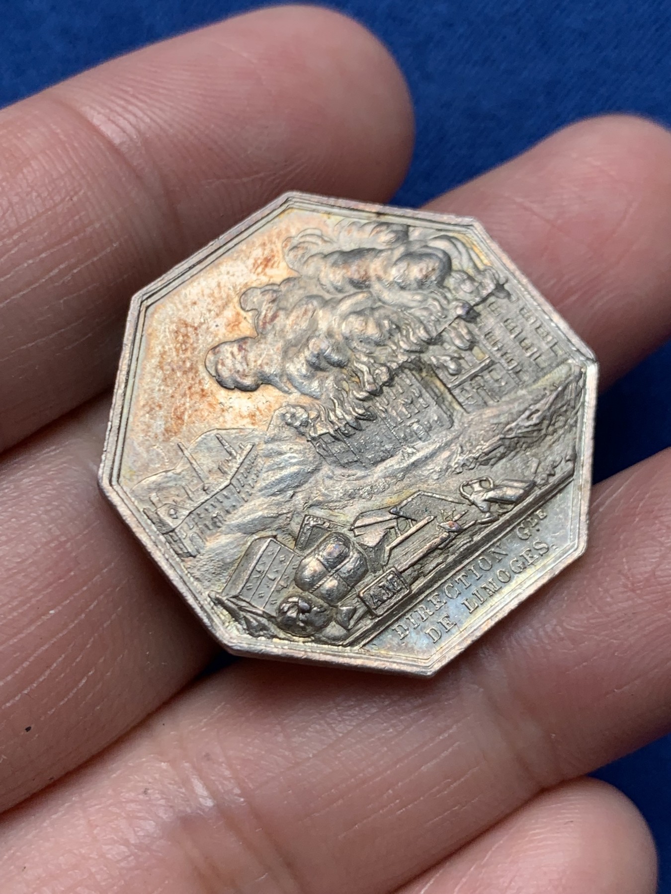 《竞宝斋》第250场-周日，周一 ，周二3场连拍 (全场包邮) 法国利摩日火灾互助保险公司八角银代币，13.45g，29.7mm，蜜蜂边铭