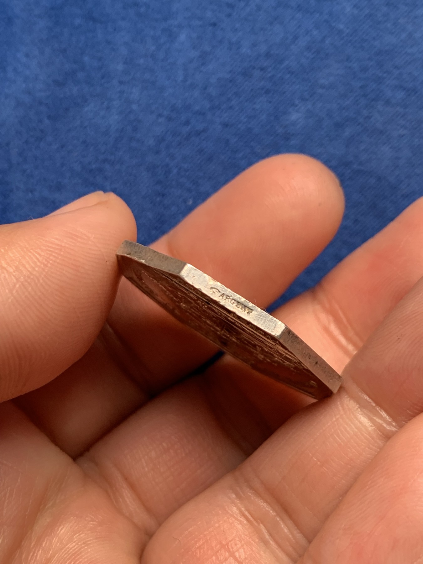 《竞宝斋》第250场-周日，周一 ，周二3场连拍 (全场包邮) 法国八角银质代币，巴约讷商会，12.68g，30.5mm，手指边铭