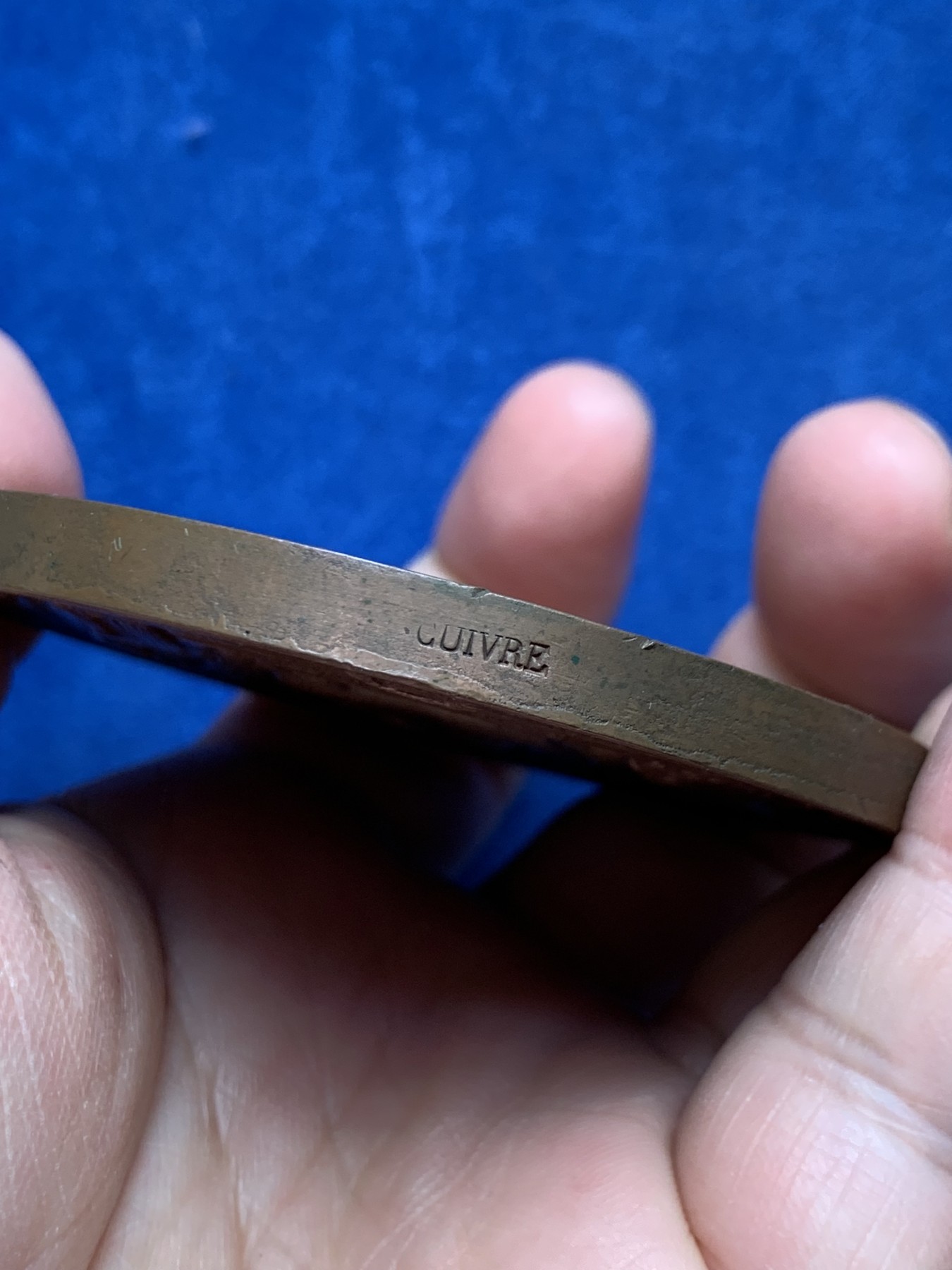 《竞宝斋》第250场-周日，周一 ，周二3场连拍 (全场包邮) 法国1874年洗礼铜章，160.41g，69.5mm，铜标边铭