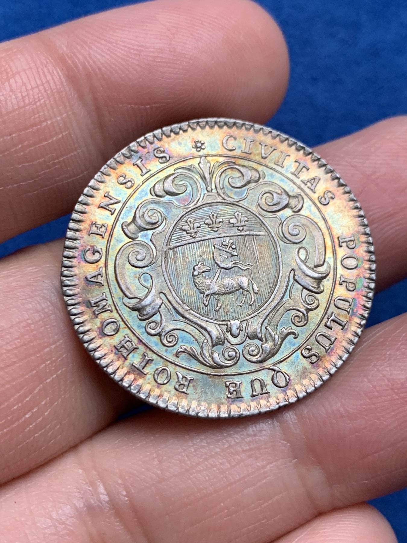 《竞宝斋》第250场-周日，周一 ，周二3场连拍 (全场包邮) 法国路易十五鲁昂城市银质jeton，8.38g，30.7mm