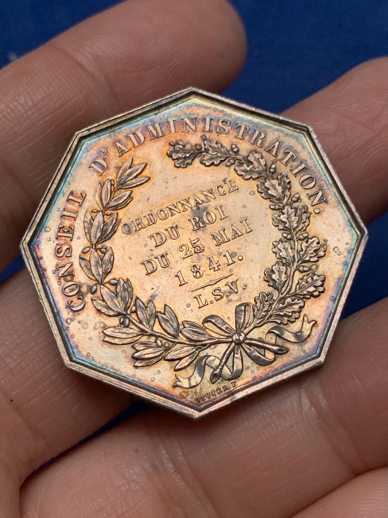 《竞宝斋》第250场-周日，周一 ，周二3场连拍 (全场包邮) 法国孚日省苏什造纸厂公司八角银质代币，24.25g，36.3mm，手指边铭