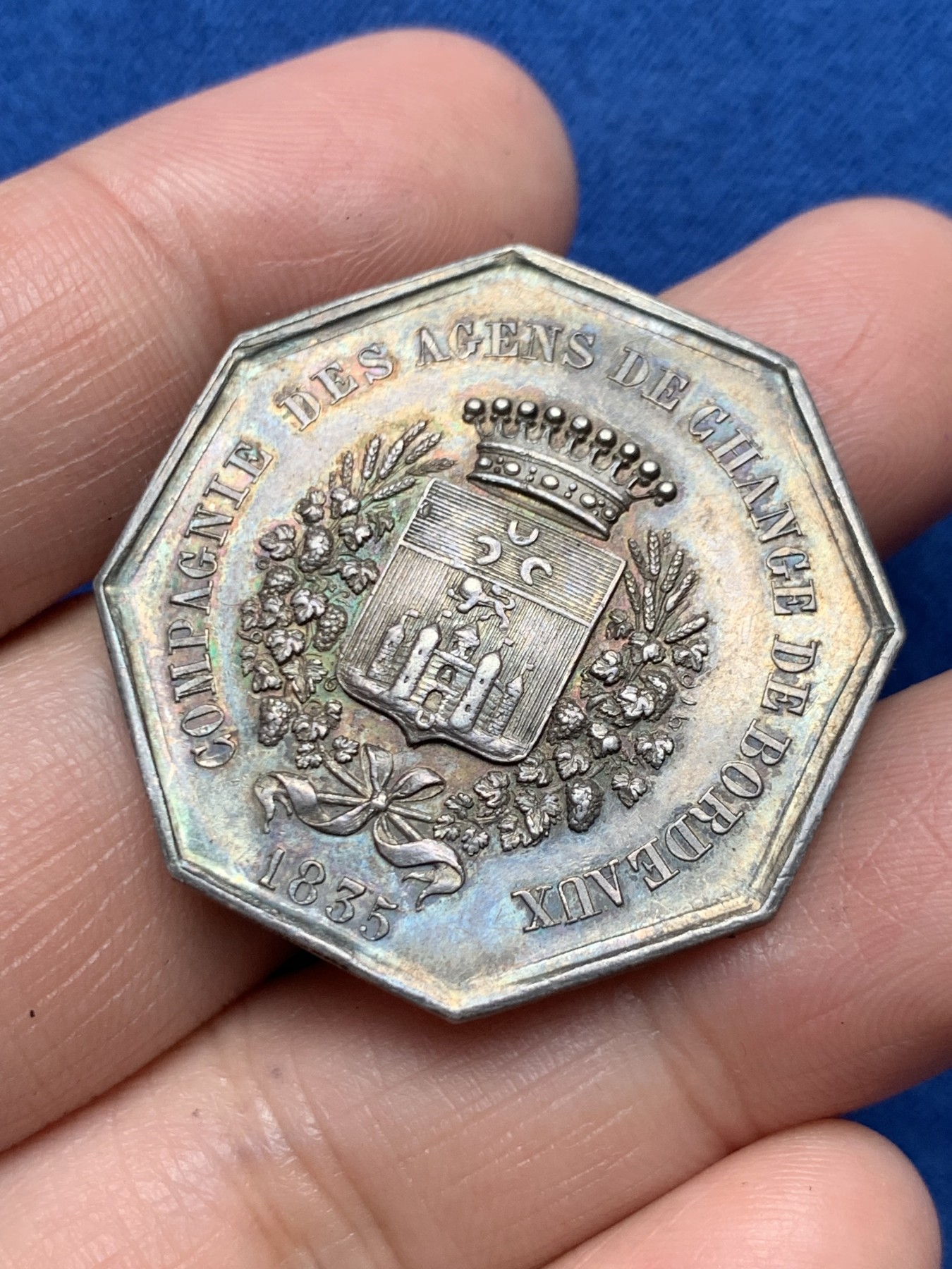 《竞宝斋》第250场-周日，周一 ，周二3场连拍 (全场包邮) 法国波尔多证券交易所八角银质代币，17.81g，34.3mm，手指边铭