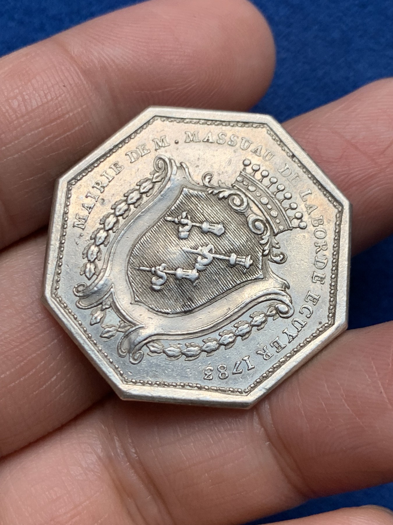 《竞宝斋》第250场-周日，周一 ，周二3场连拍 (全场包邮) 法国1783年奥尔良市政厅八角银质代币，14.01g，32.5mm，早期无边铭