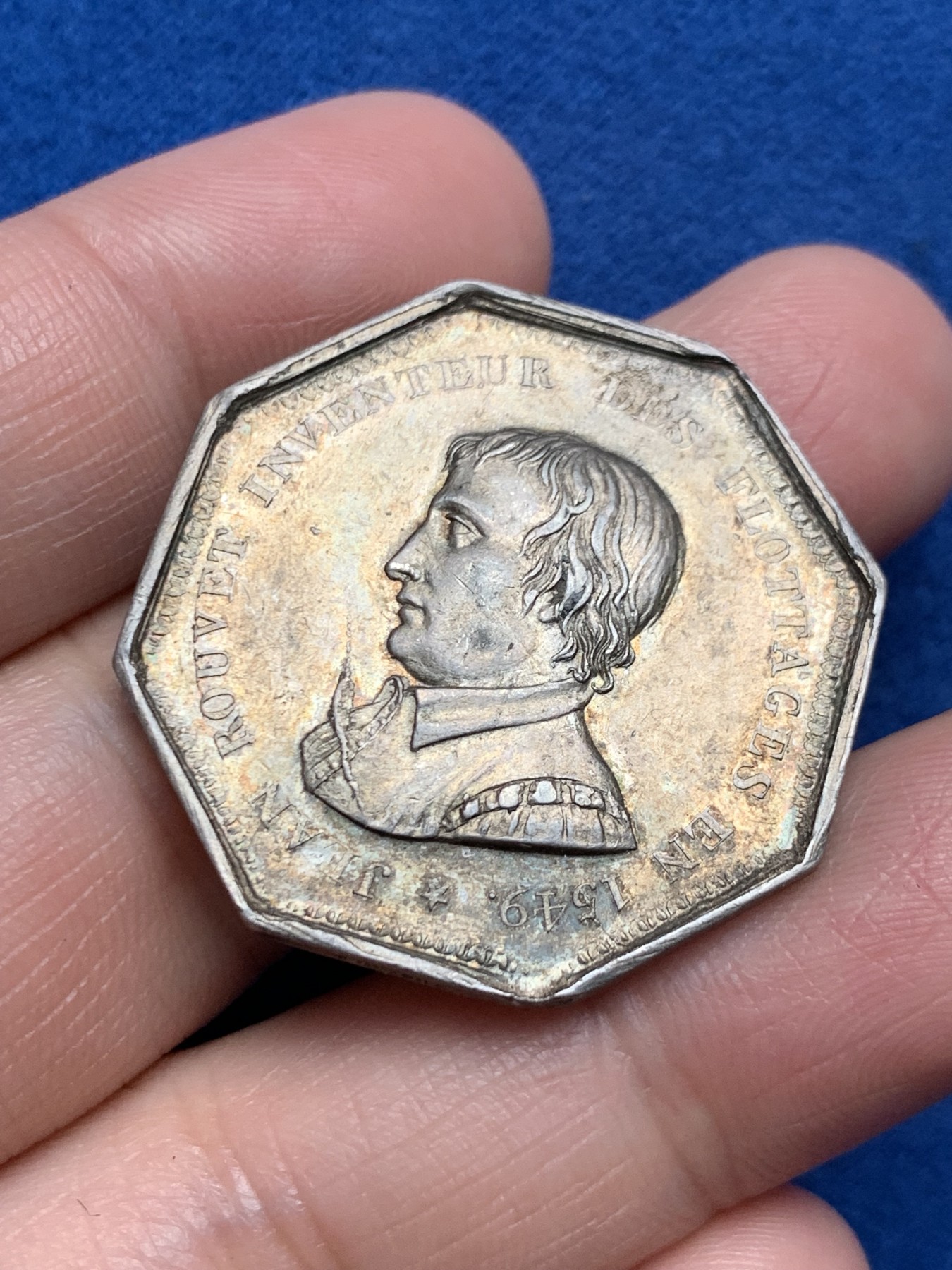 《竞宝斋》第250场-周日，周一 ，周二3场连拍 (全场包邮) 法国伐木协会八角银质代币，15.41g，33.2mm，蜜蜂边铭，角有锉边