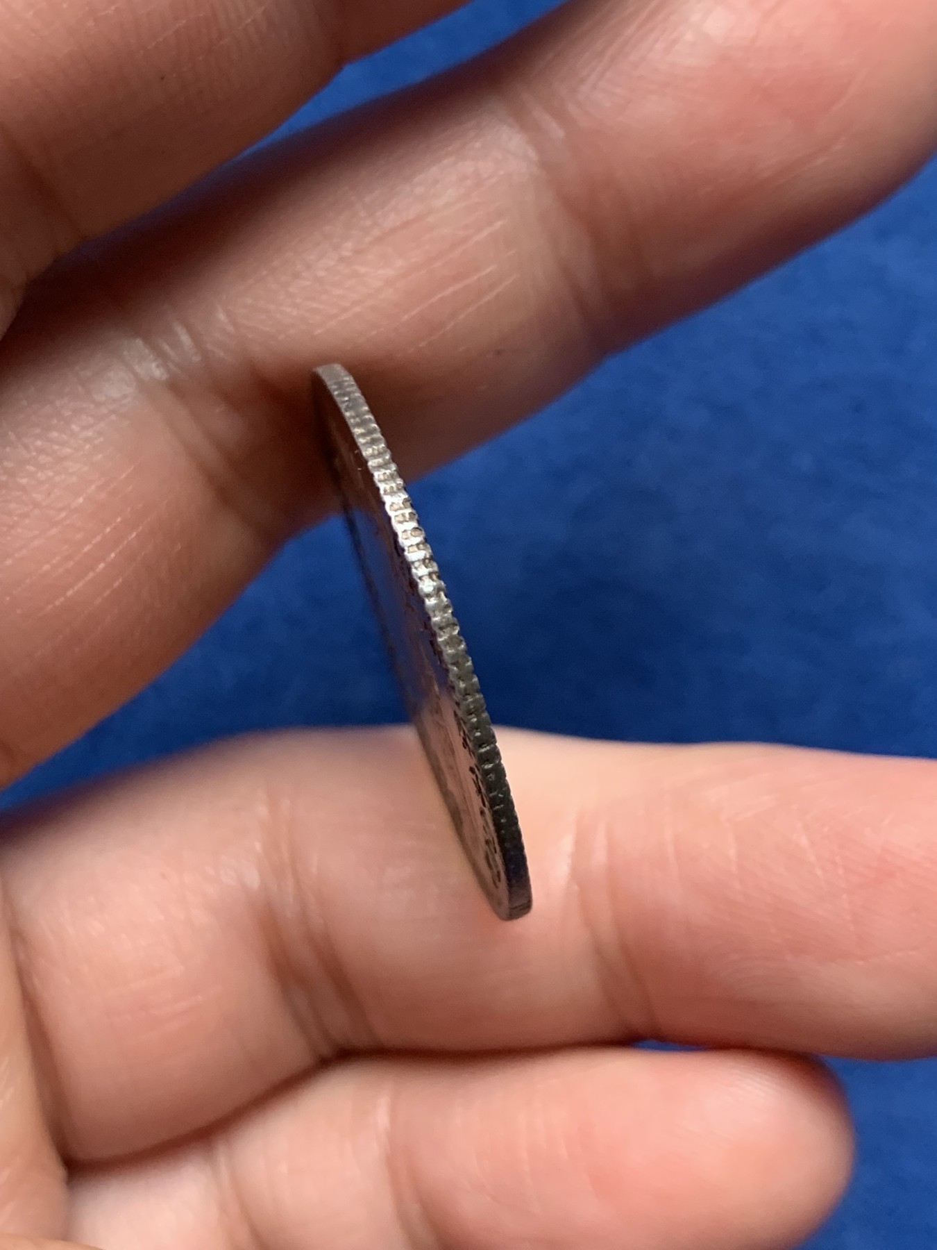 《竞宝斋》第250场-周日，周一 ，周二3场连拍 (全场包邮) 法国1752年非凡战争代用银币，用于所有一次性战役和军队的资金，而不是普通战争，7.10g，28.6mm