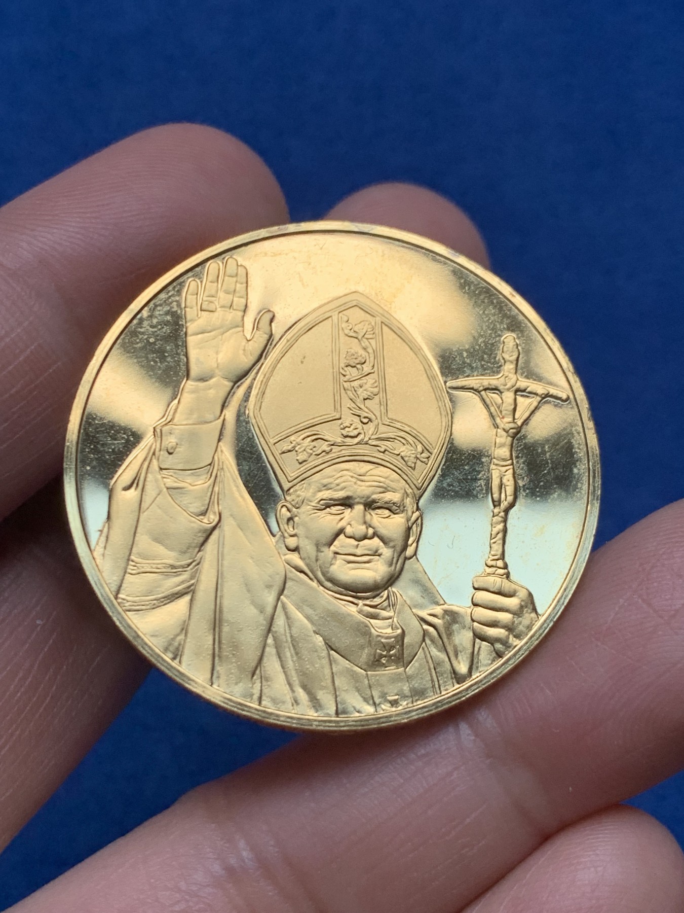 《竞宝斋》第250场-周日，周一 ，周二3场连拍 (全场包邮) 1980年教皇保罗二世访问法国纪念镀金银章，19.43g，38.6mm，含银0.800