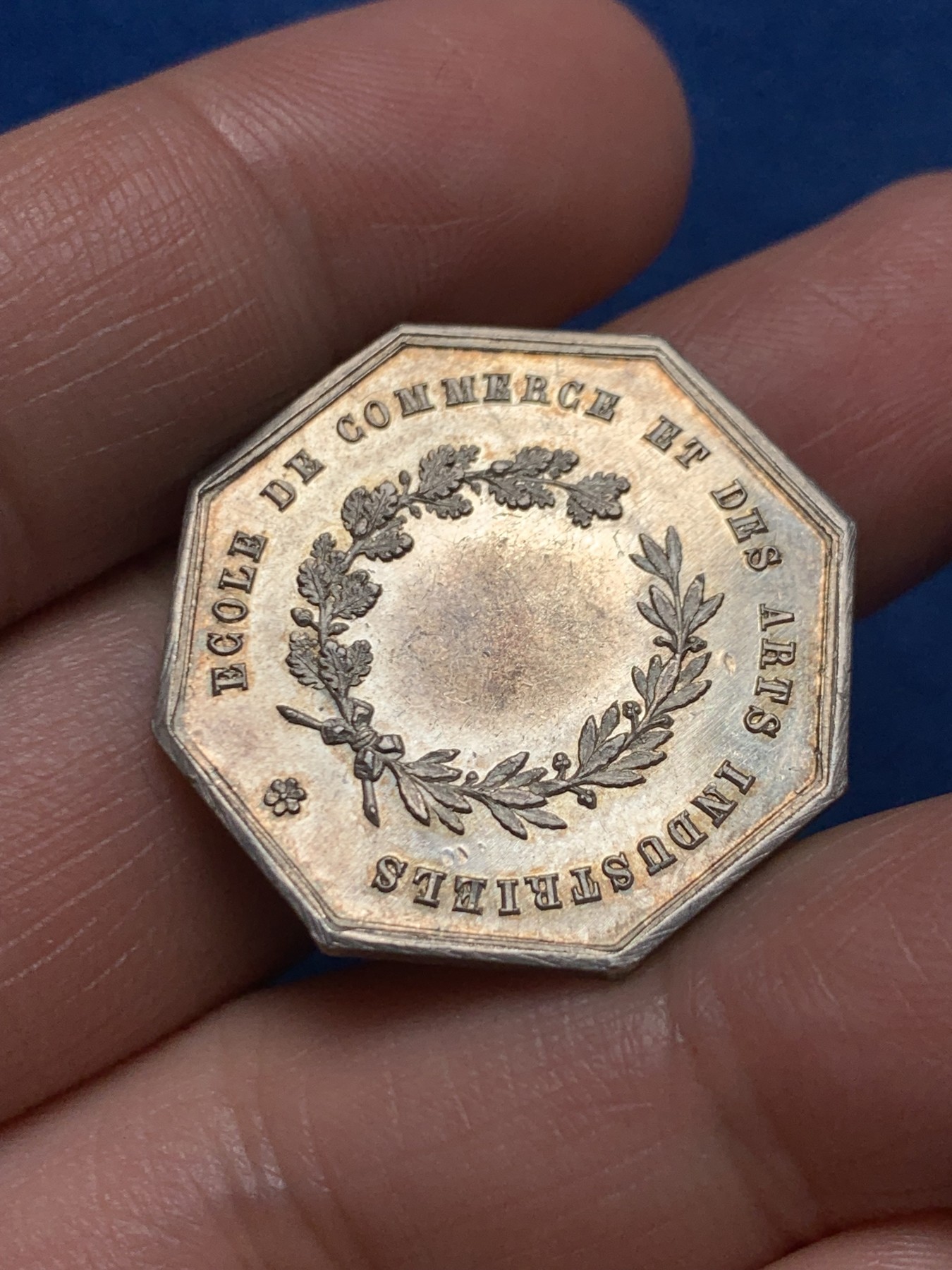 《竞宝斋》第250场-周日，周一 ，周二3场连拍 (全场包邮) 法国工商艺术学院八角银代币，9.08g，28.3mm，1832-1841年神灯边铭