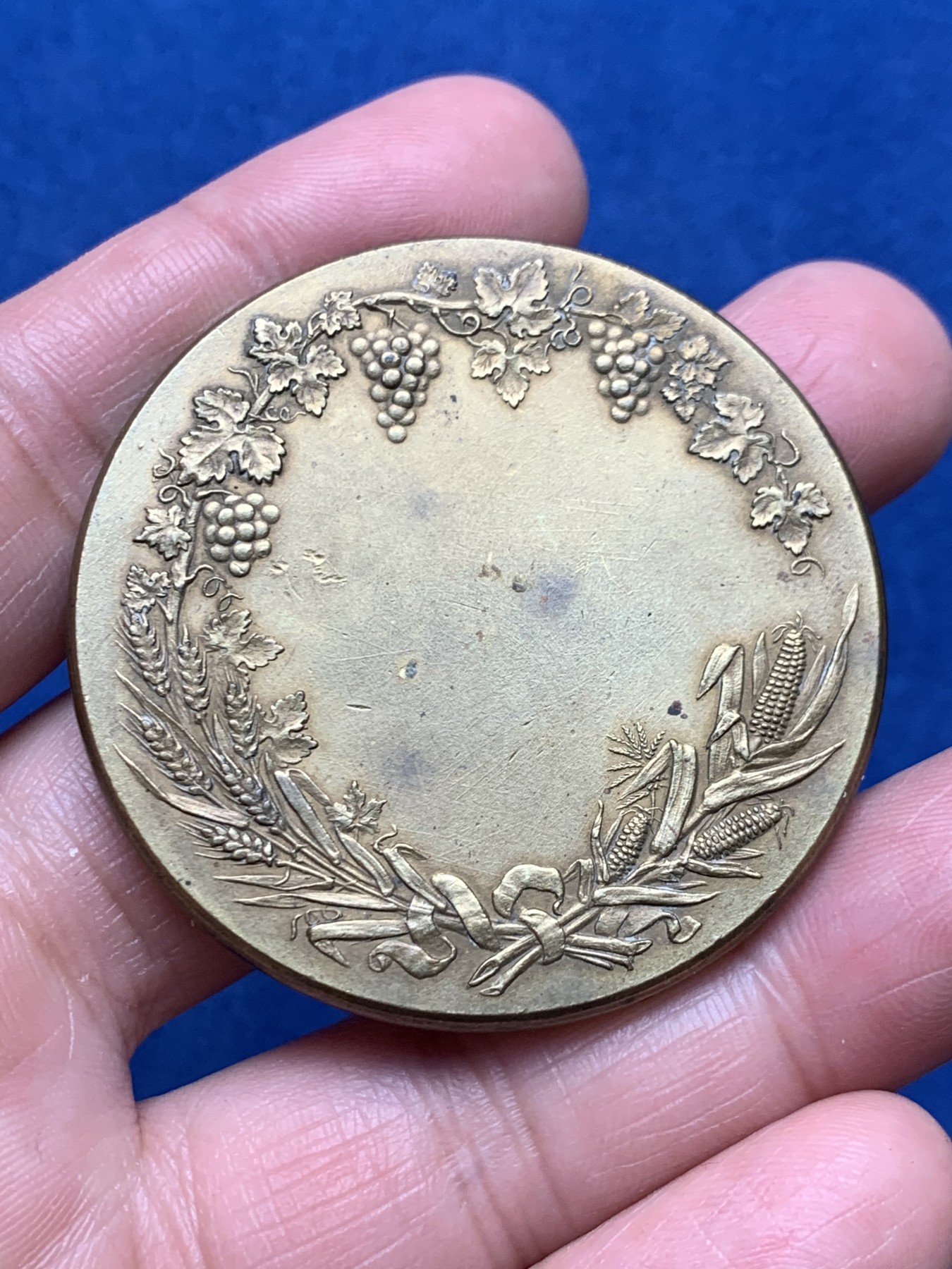 《竞宝斋》第250场-周日，周一 ，周二3场连拍 (全场包邮) 法国国家鼓励农业铜质奖章，55.24g，49.6mm，边铭丰饶角 铜标