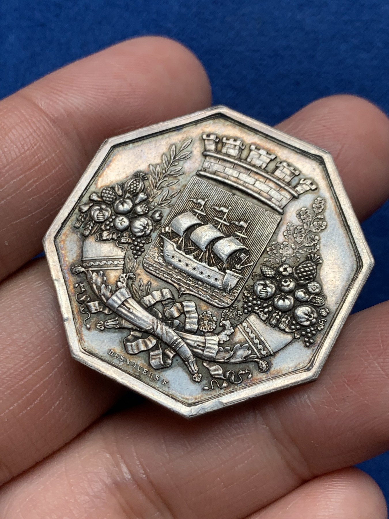 《竞宝斋》第250场-周日，周一 ，周二3场连拍 (全场包邮) 法国1803年巴黎商会八角银jeton，20.23g，36.3mm，蜜蜂边铭