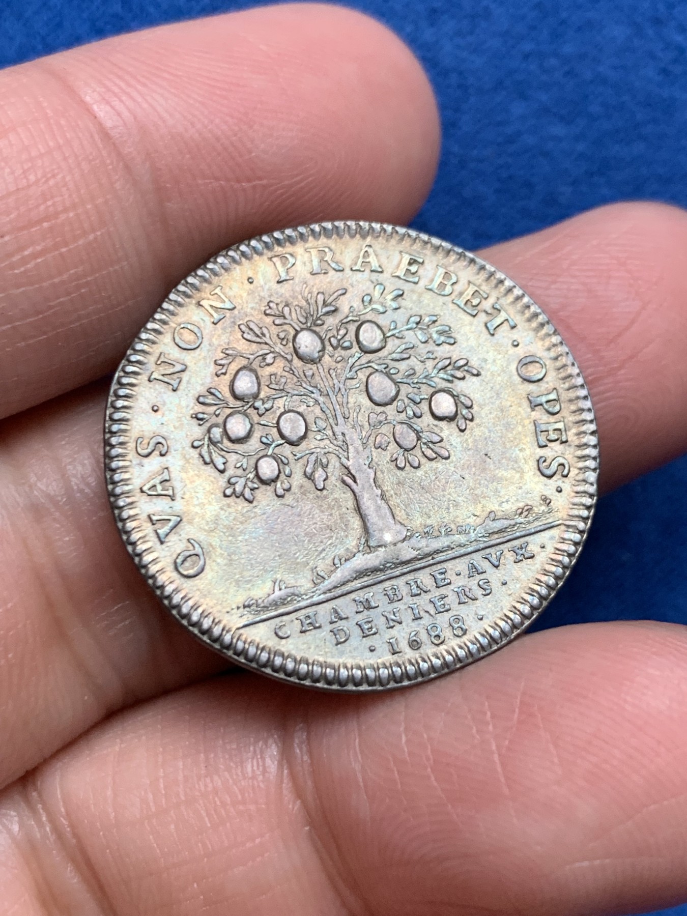 《竞宝斋》第250场-周日，周一 ，周二3场连拍 (全场包邮) 法国1688年路易十四国王寝宫管理者商会代用银币，7.45g，28.2mm